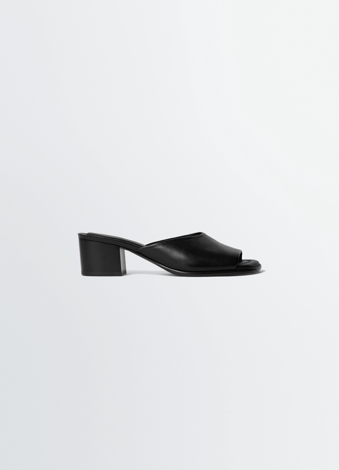 Square-Heeled Mules 55 mm in Leather, product shot, Side view Low-heeled mule