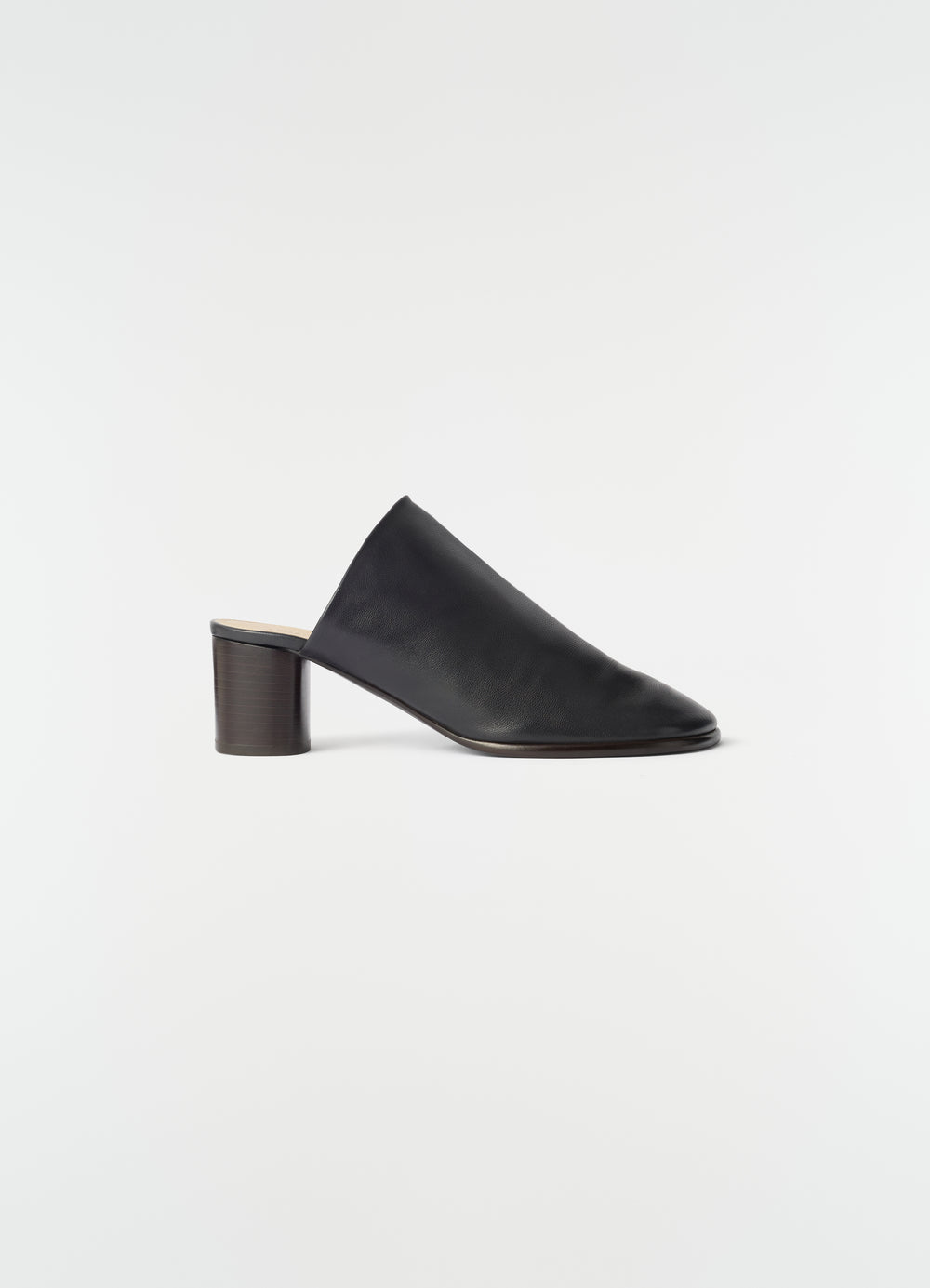 55 MM GLOVE SLINGBACK PUMPS IN SUPPLE LAMBSKIN