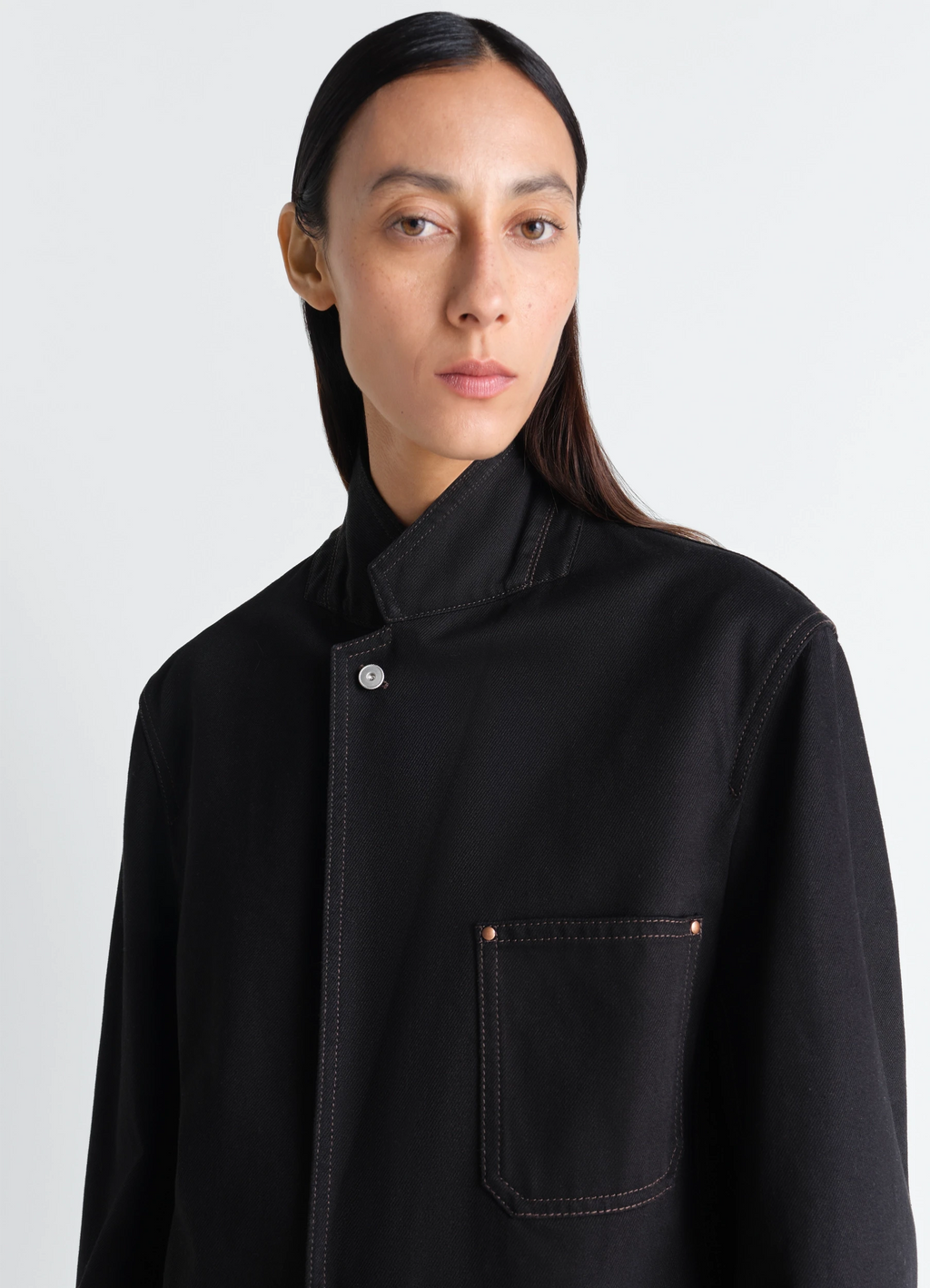 デニム素材のシングルブレストテーラードジャケット