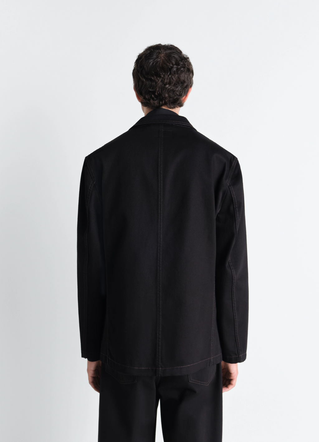 デニム素材のシングルブレストテーラードジャケット