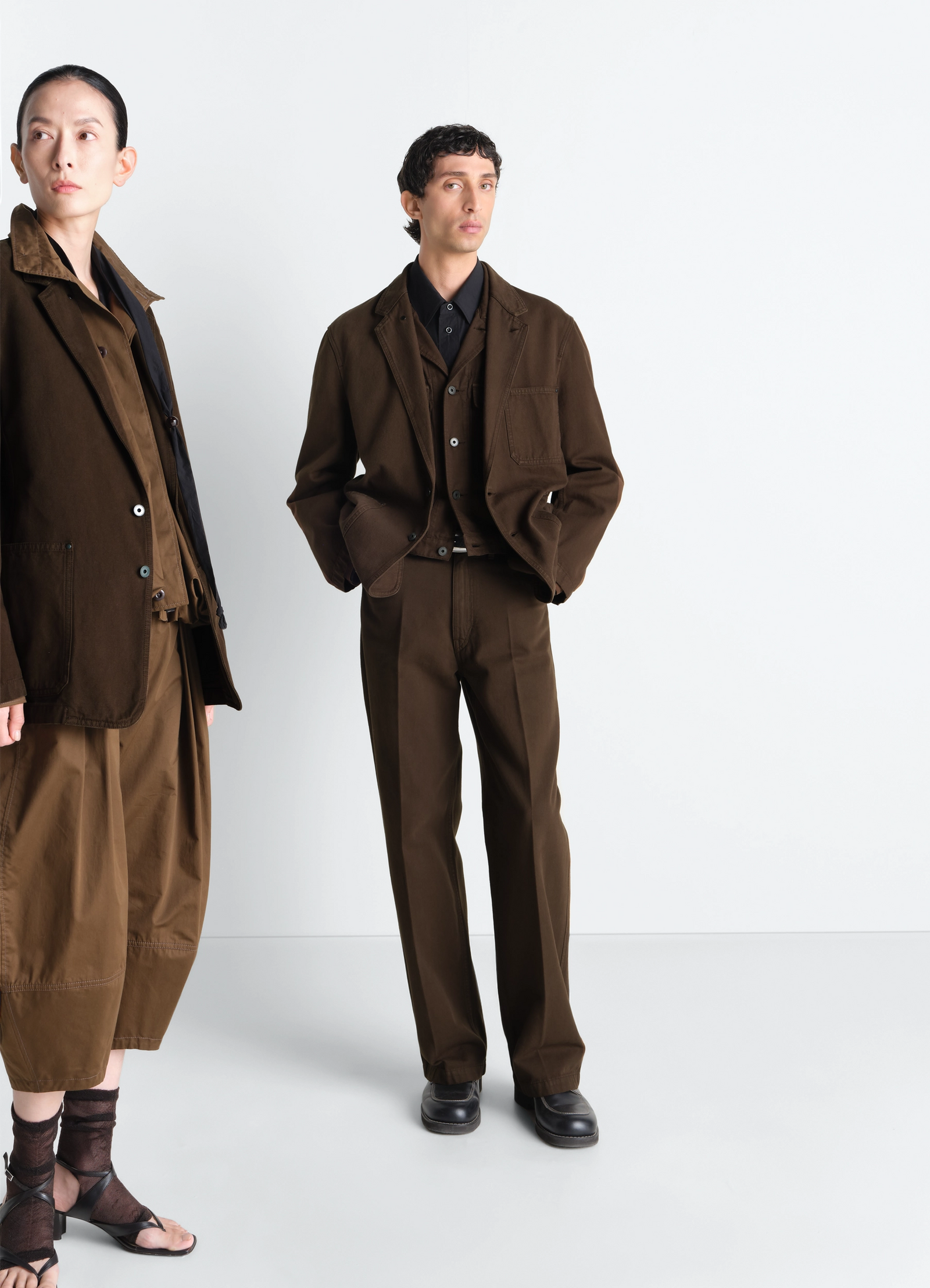 Single breasted tailored jacket in dyed heavy broken twill, model shot, front view fitted cut