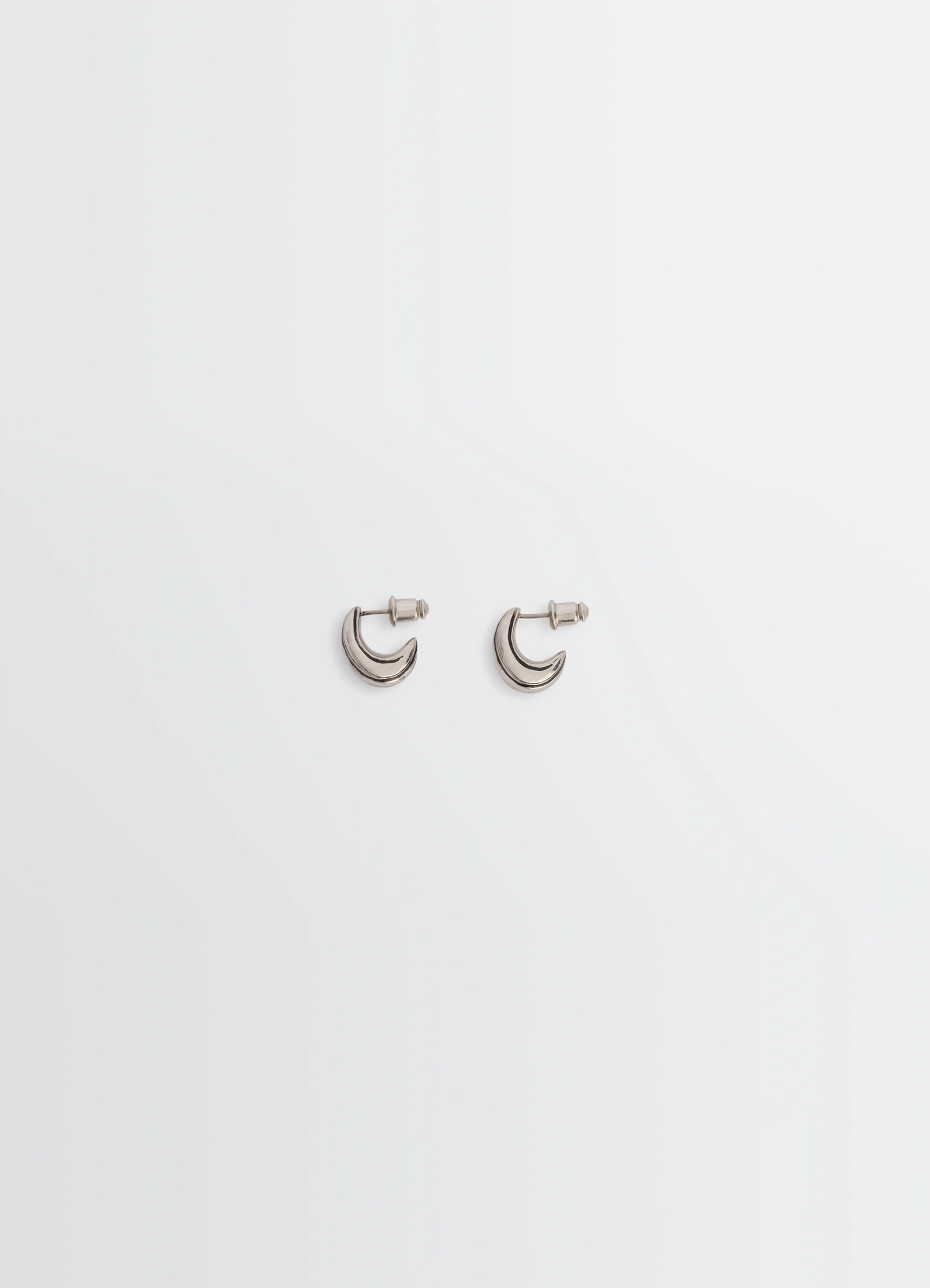 Girasol earrings in silver-plated brass, product shot, front view enamel details