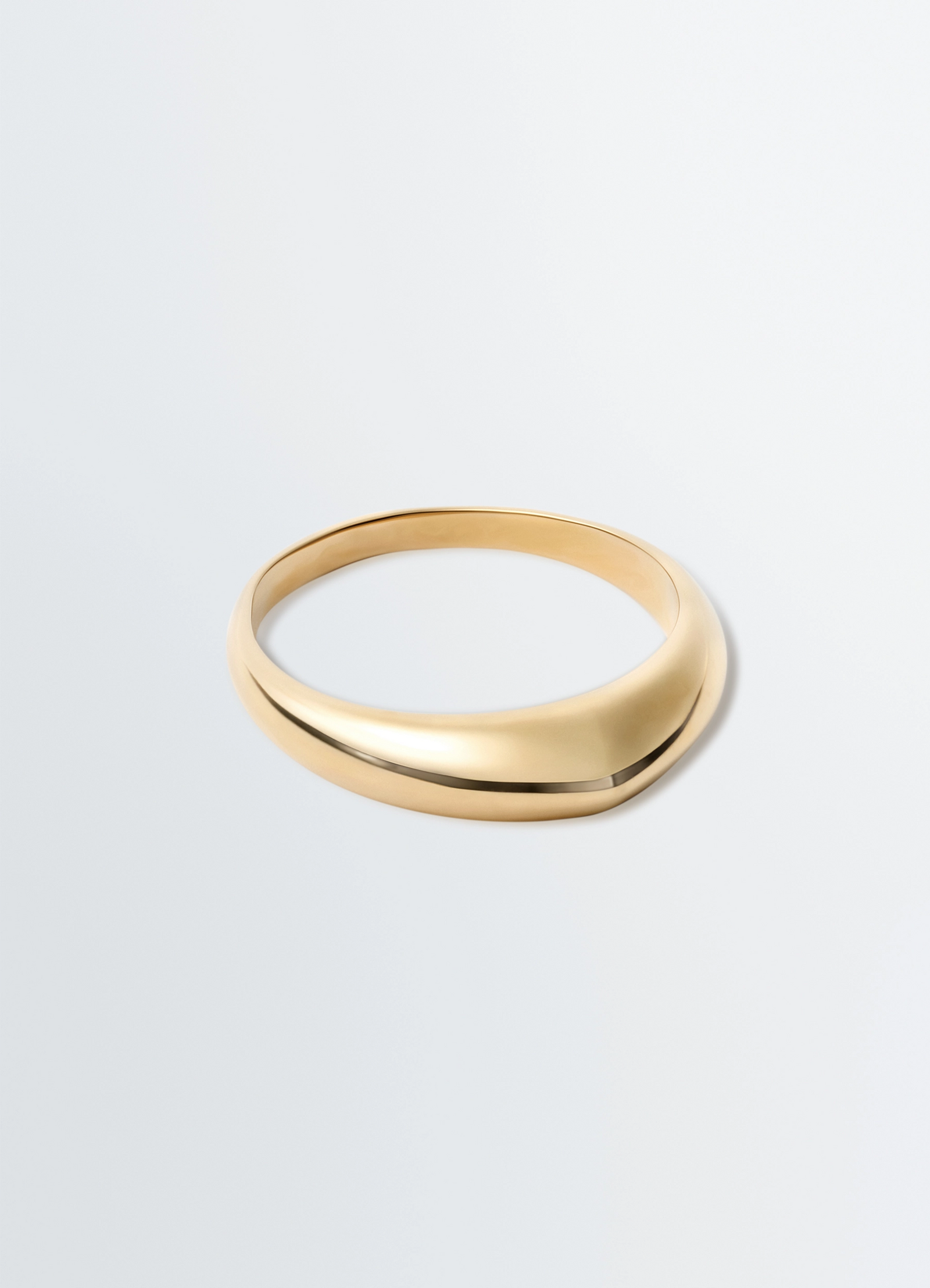 Drop ring in vermeil in vermeil with gold finish, product shot, side view angular edges