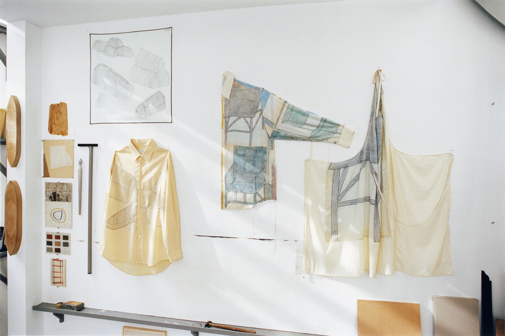 Beige shirt with patterns in Beige cotton with drawings, Front view Loose fit