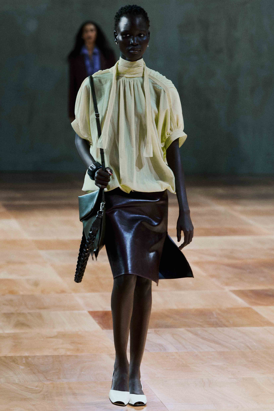 LOOK 22