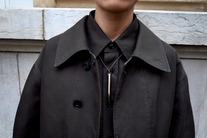 Coat in Dark grey fabric, model shot, Close-up front view Button-up collar