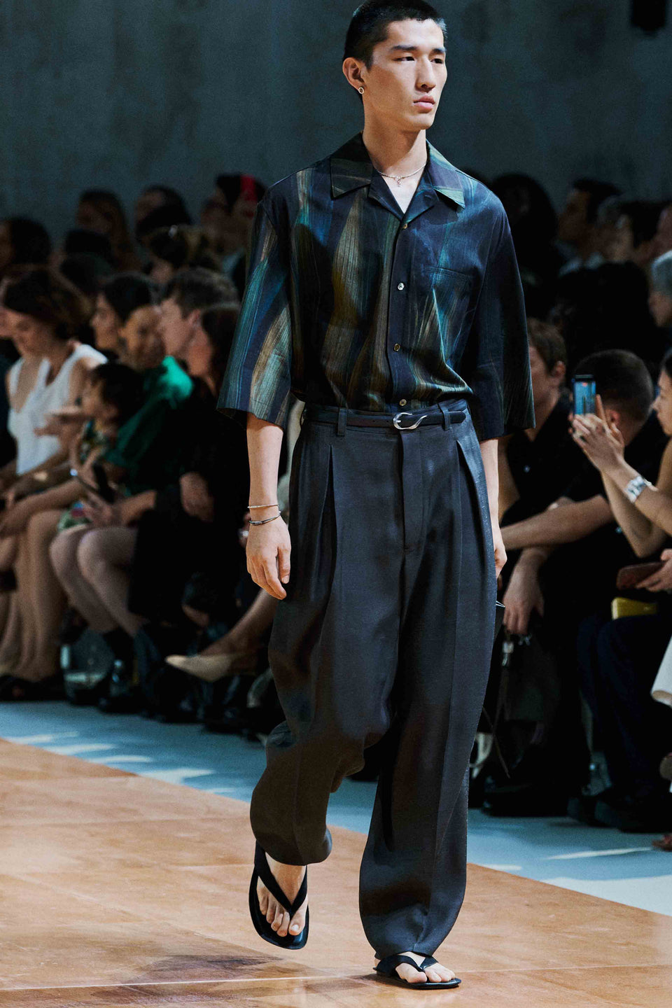 LOOK 35