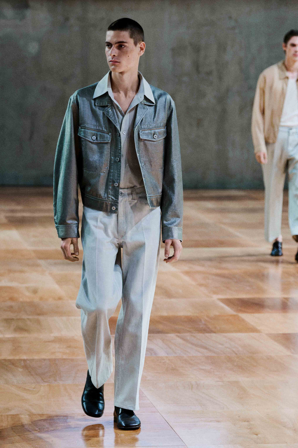 LOOK 44