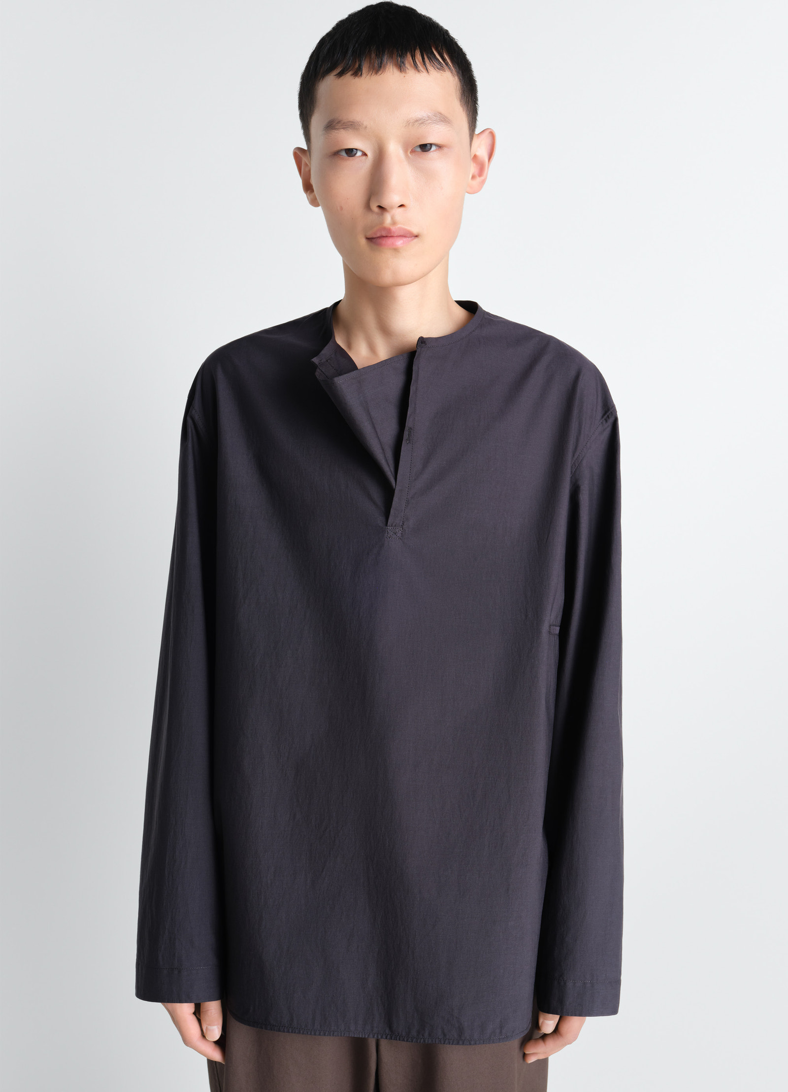 Vareuse top in washed cotton silk, model shot, front view classic cut