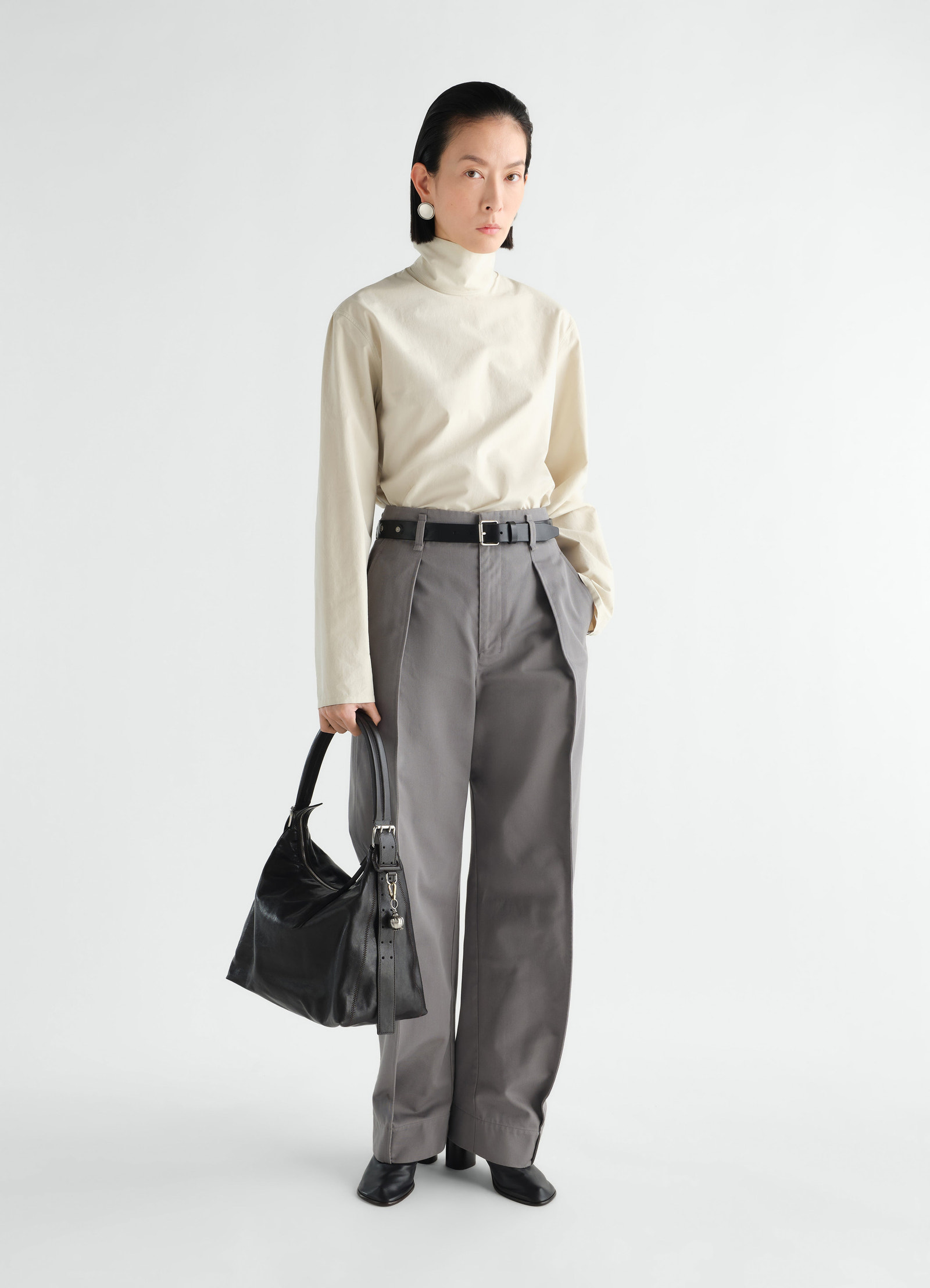 Stand-collar top in light cotton chambray