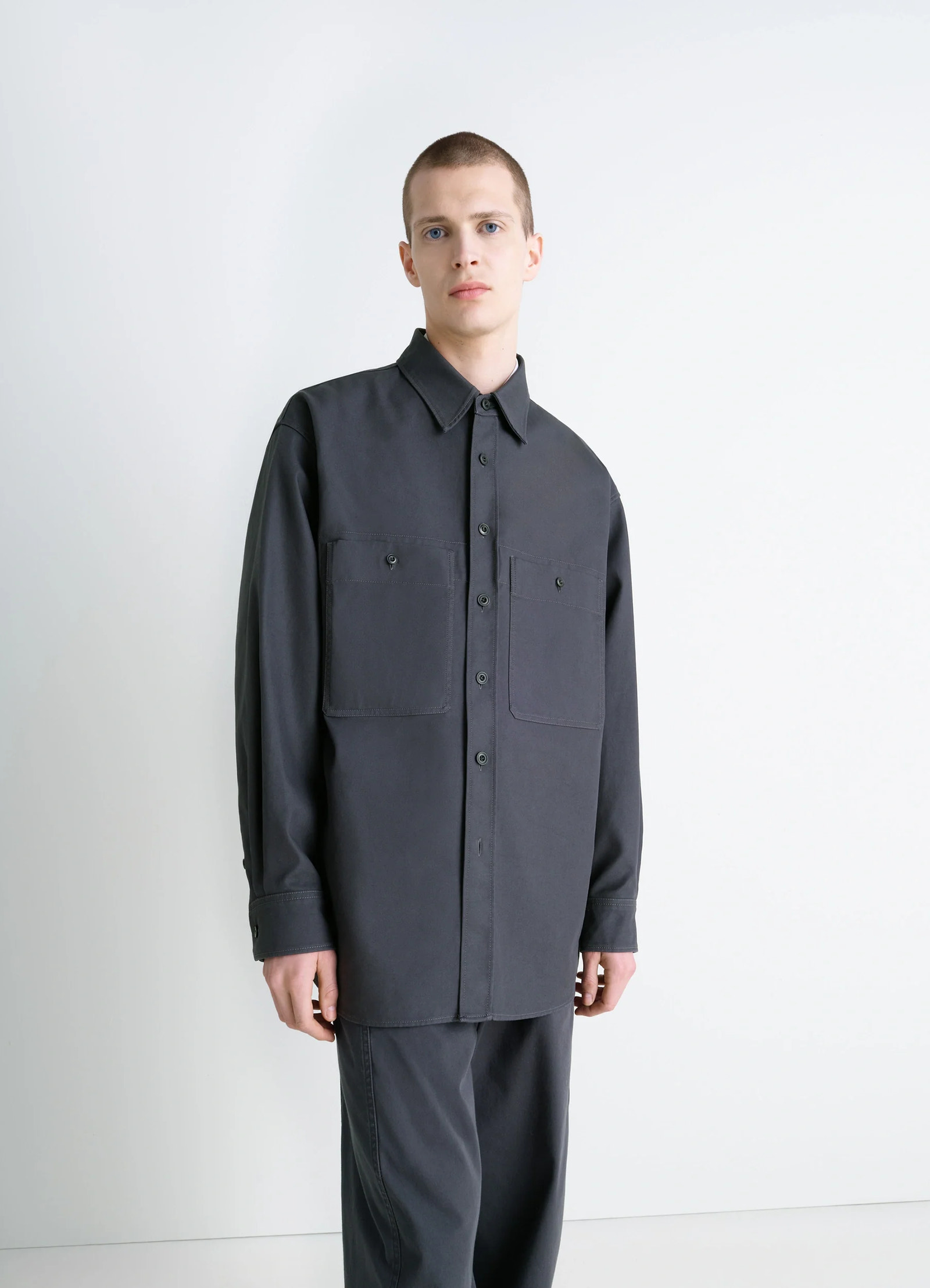 Utility overshirt in thick cotton twill, model shot, front view contrast topstitching