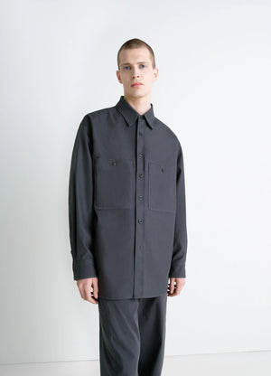 Utility Overshirt in Thick Cotton Twill, model shot, Front view Contrast topstitching
