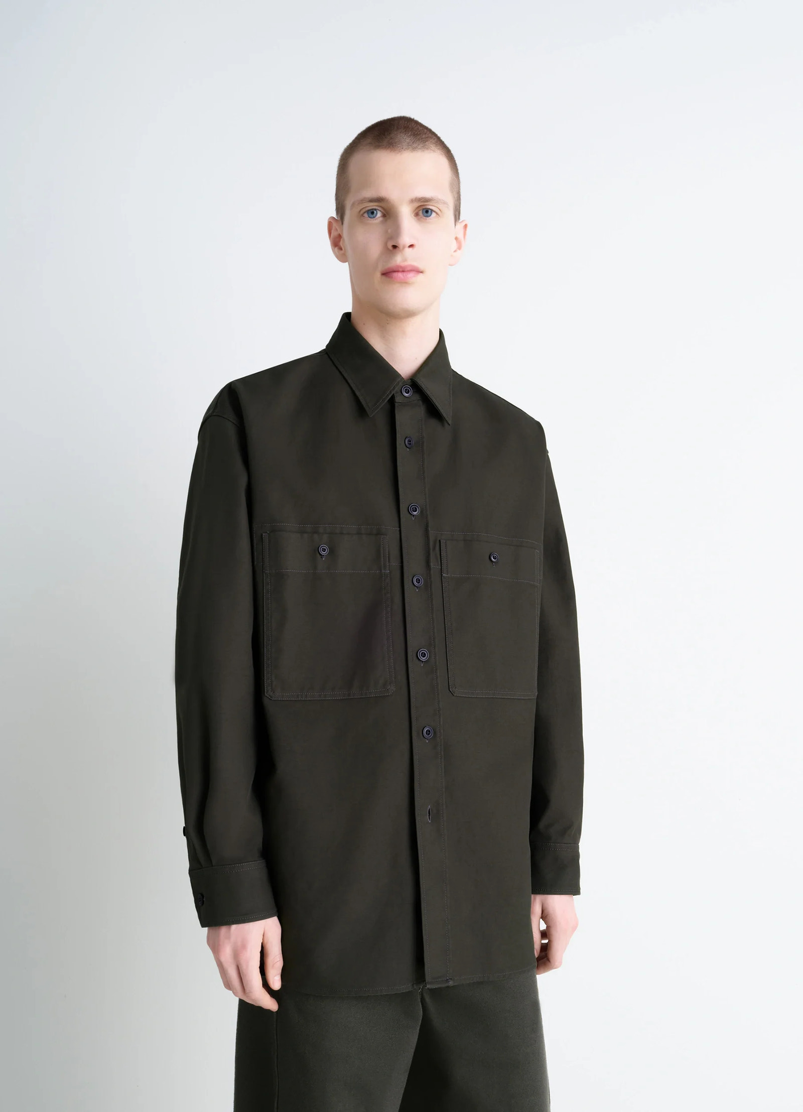 Utility overshirt in thick cotton twill, model shot, front view contrast topstitching