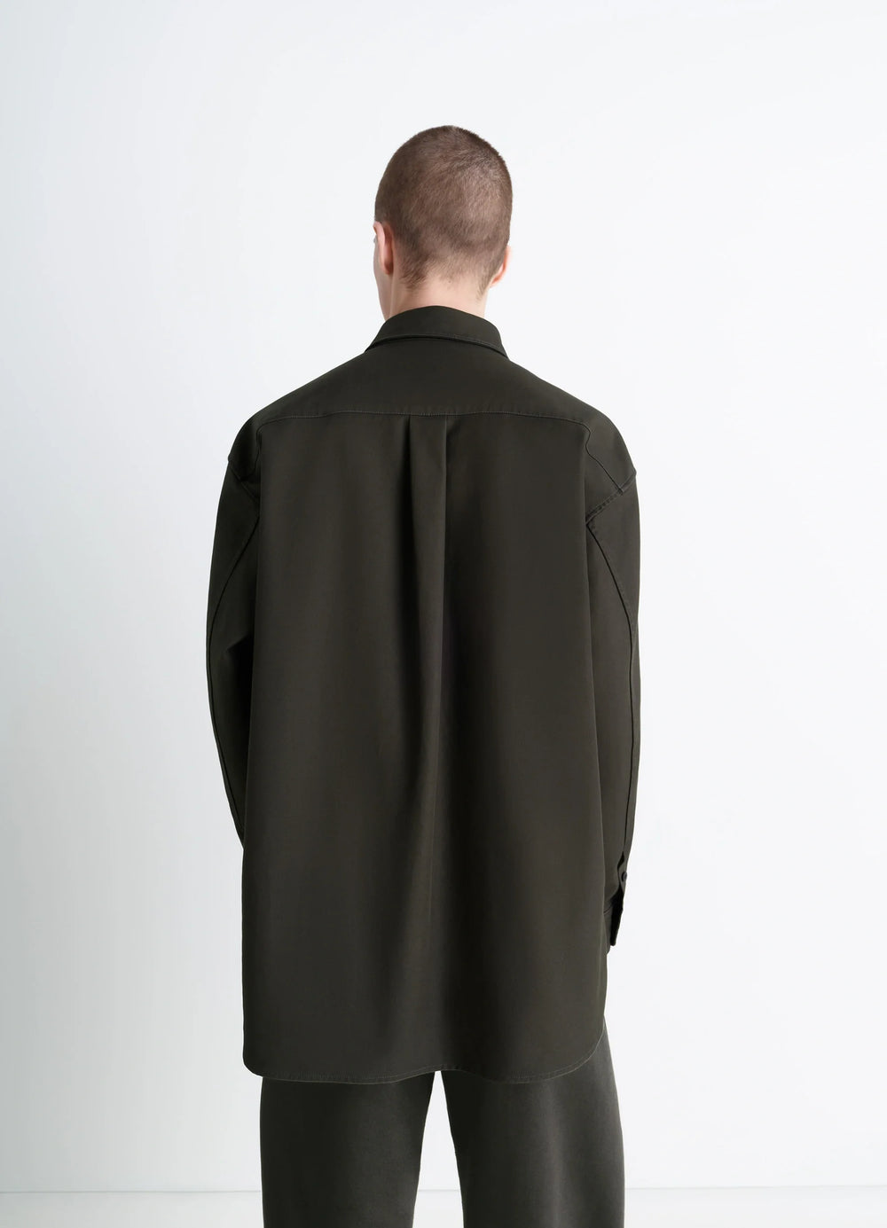 Utility Overshirt in Thick Cotton Twill, model shot, back view extended back hem