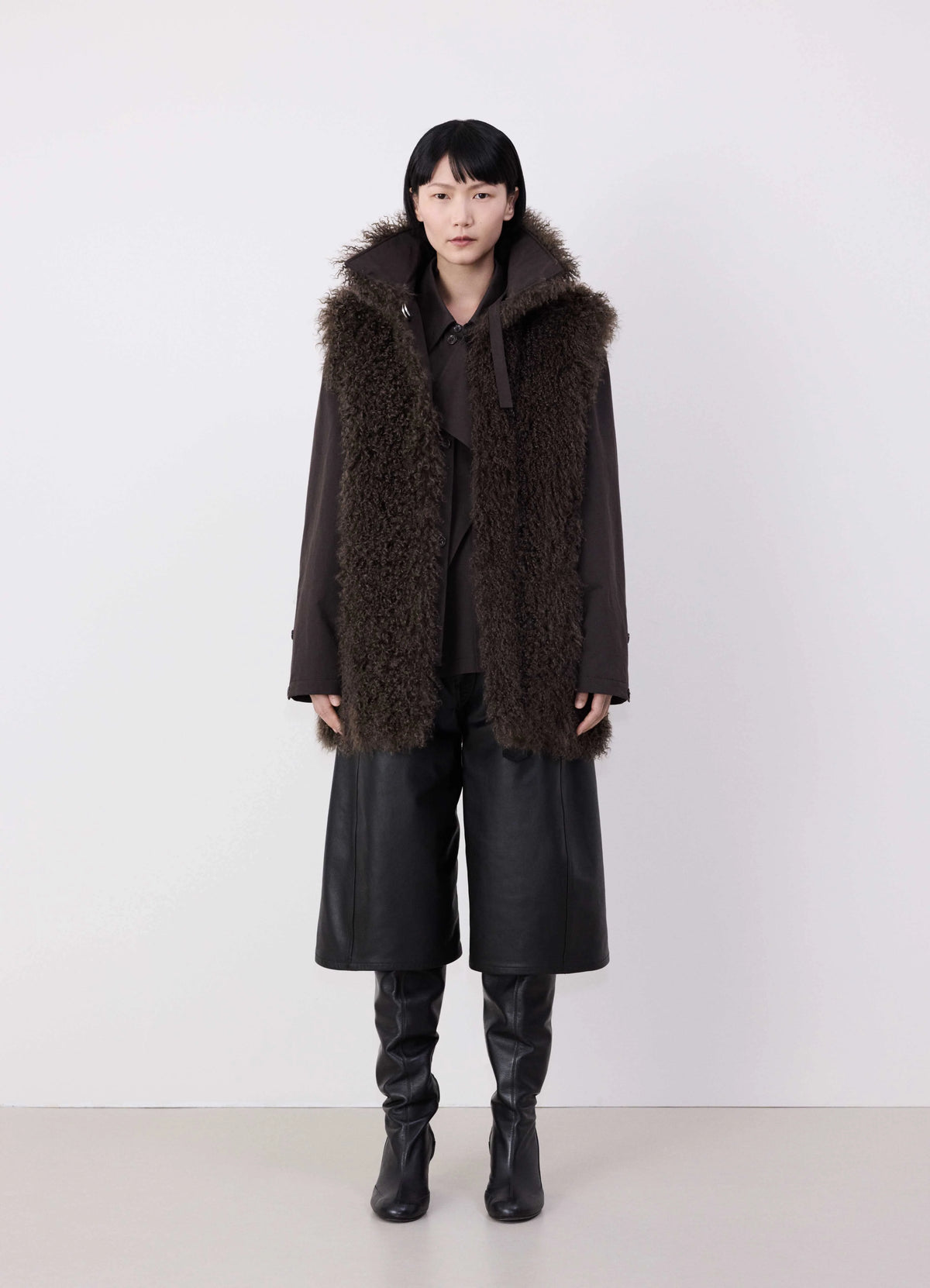 REVERSIBLE BELTED LONG SHEARLING GILET - Kobicha Brown - Long Hair