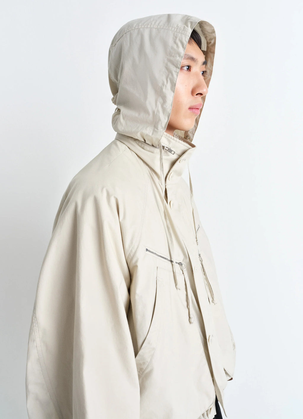 Parachute Blouson in VENTILE® cotton, model shot, side profile view hooded jacket detail