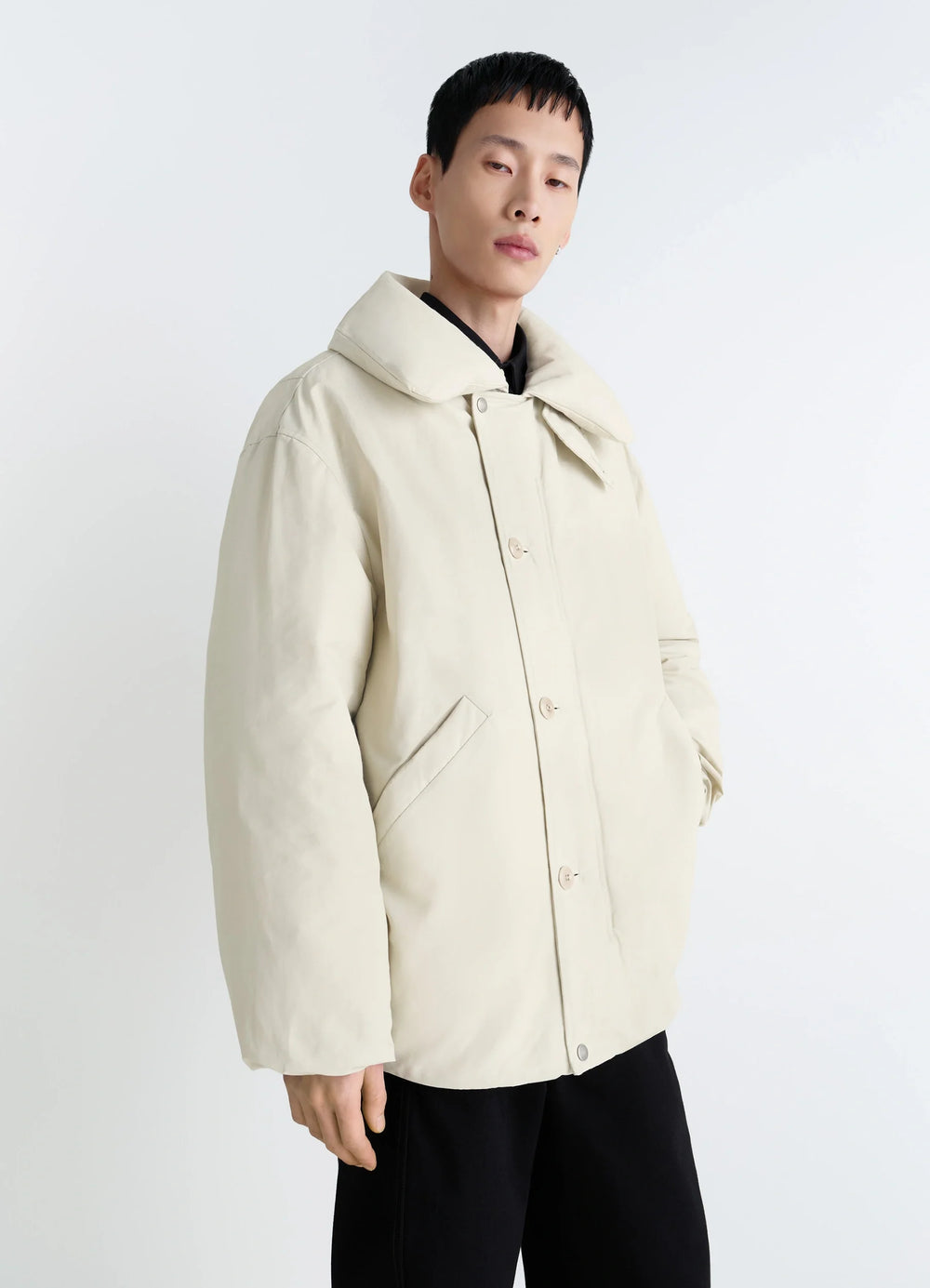 Puffer Blouson in Light Beige Linen Cotton, model shot, Front side view Relaxed fit, large collar