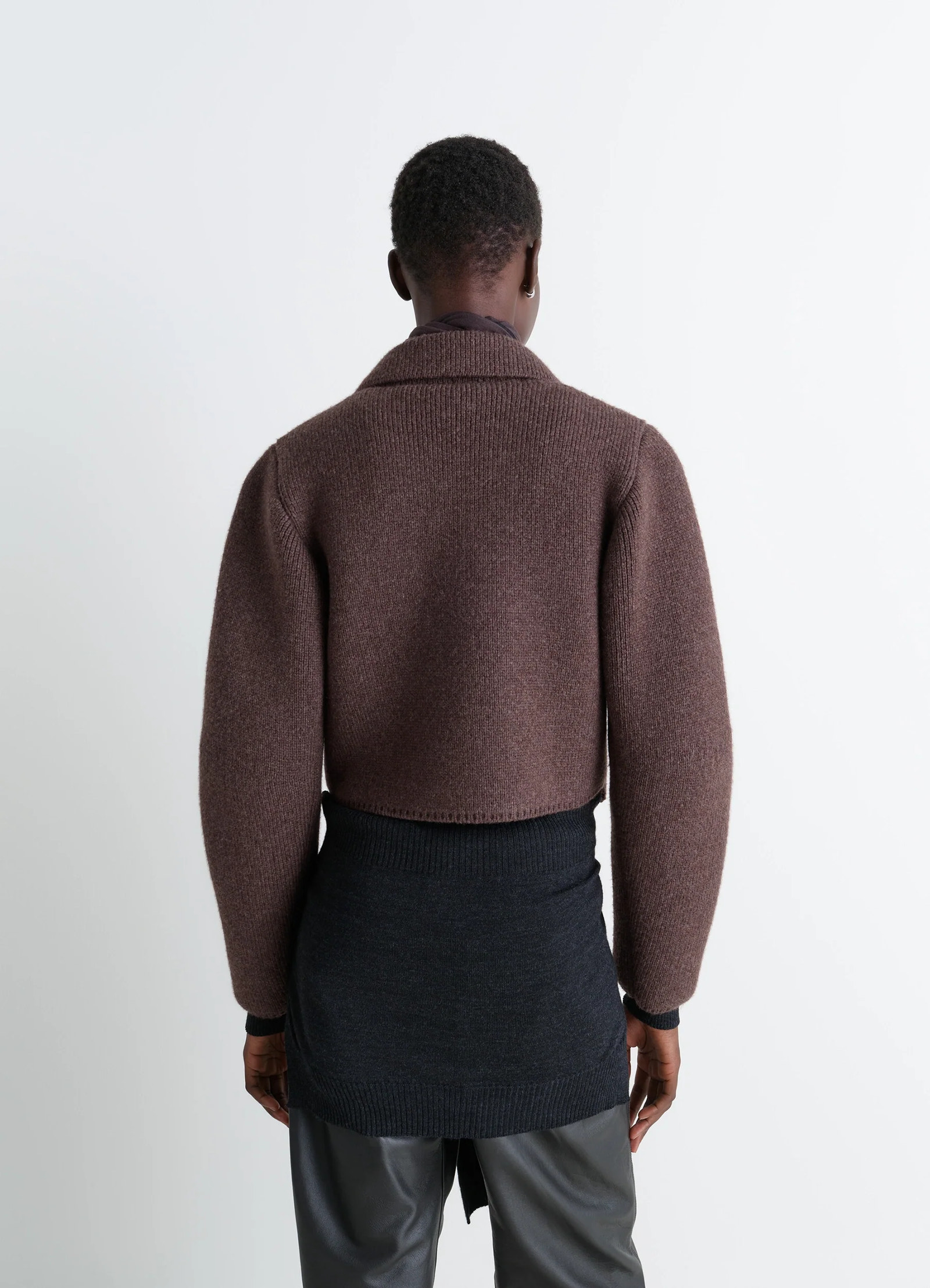 Felted blouson in wool blend brown, model shot, back side view cropped hem open collar