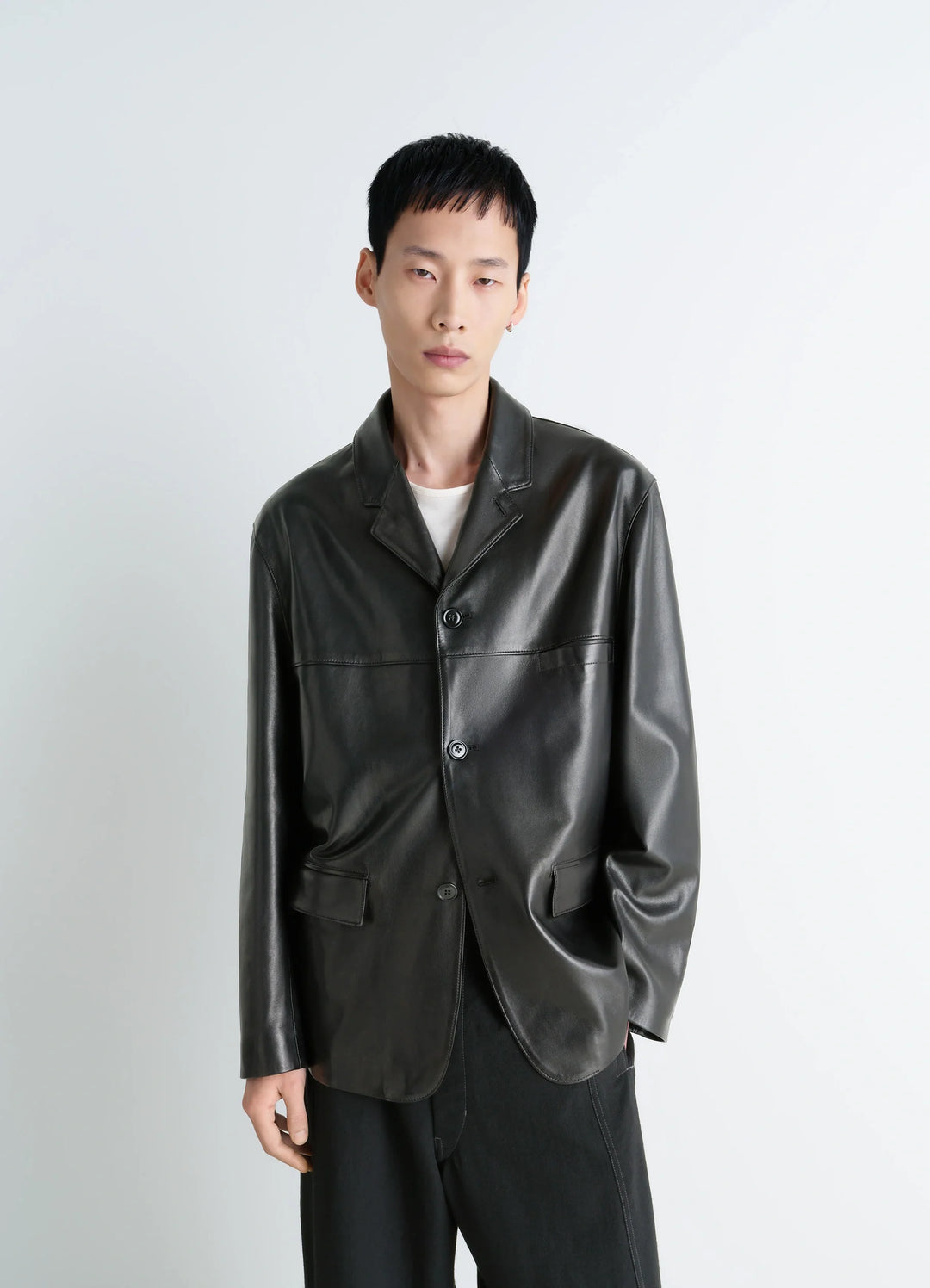Leather Single Breasted Jacket in Nappa Lamb Leather, model shot, Front view Glossy finish, fitted cut
