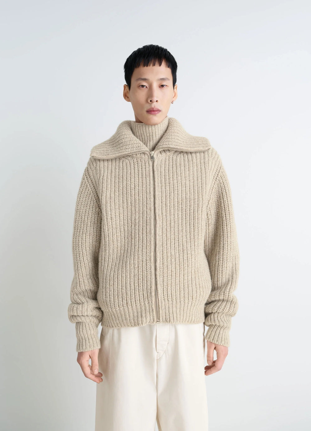 Zipped Cardigan in Alpaca and Yak Wool, model shot, Front view Stand-up collar, ribbed knit