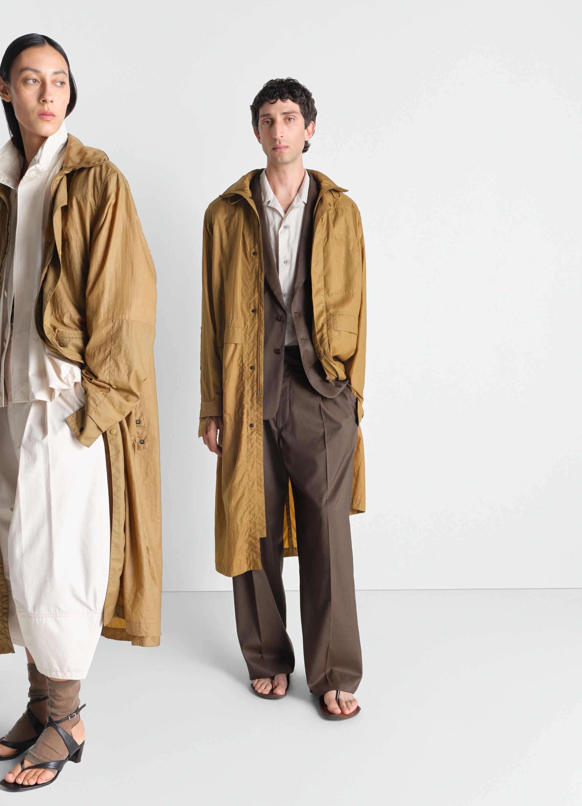 HOODED RAINCOAT IN LIGHT NYLON - Cardamom - Water Repellent Light