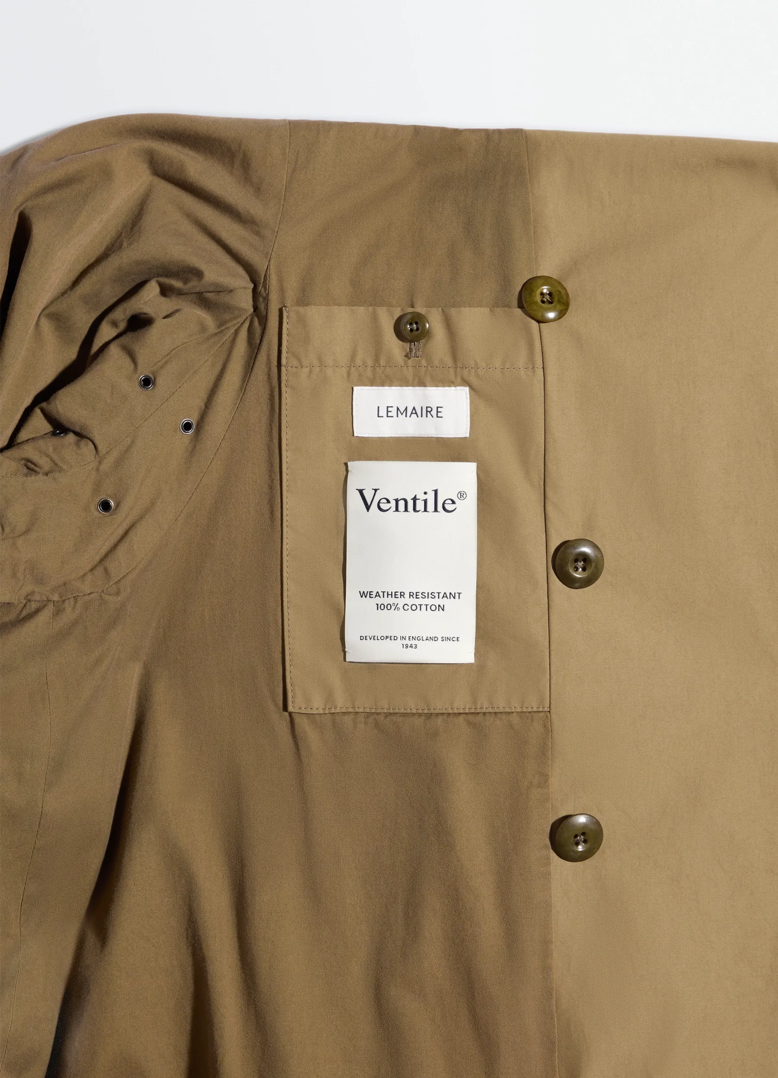 Cropped trench in ventile® cotton, product shot, inside detail view inner stitching and vent