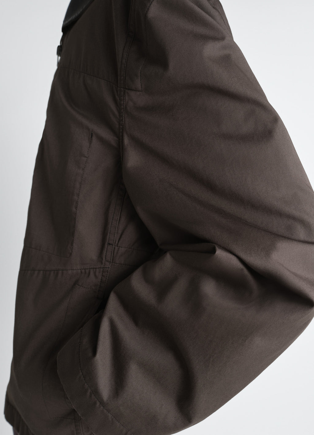 コットンツイルのレザーカラーブルゾン