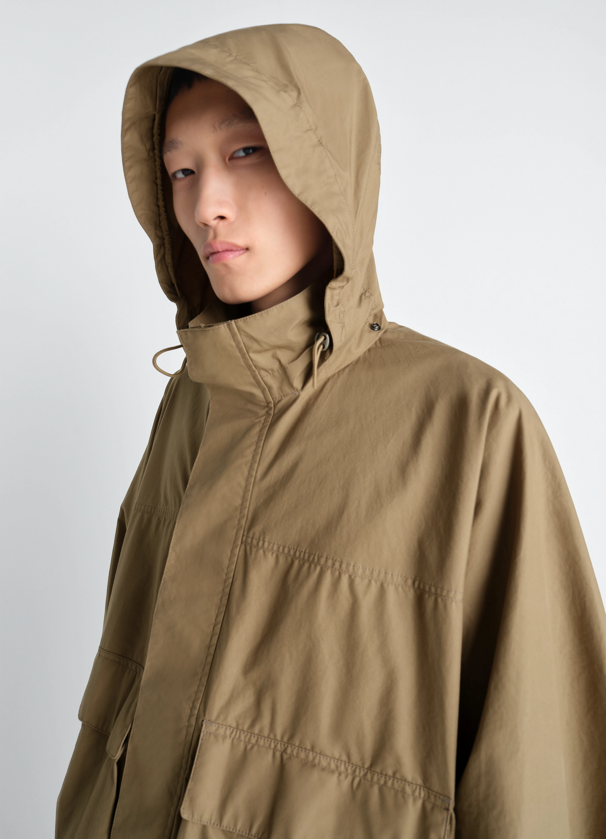 Short Rain Parka in Ventile Cotton in Tightly woven Ventile cotton, model shot, Front view Unisex, relaxed fit