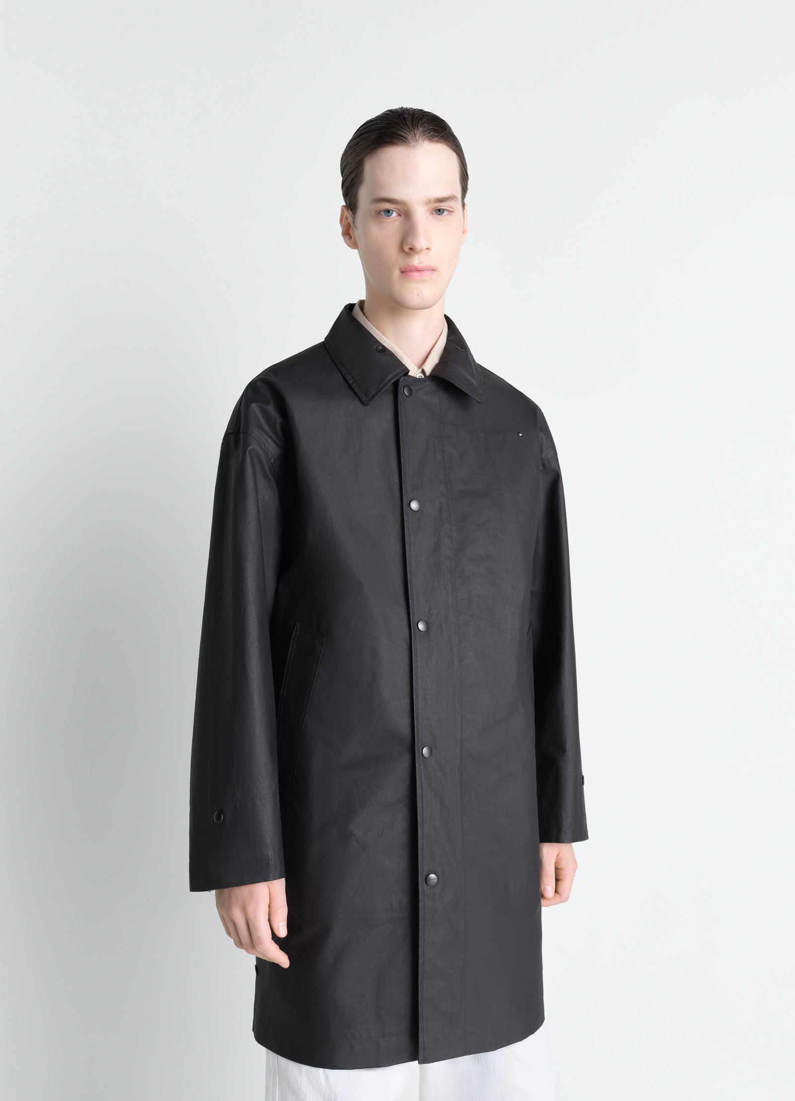 Raincoat in resinated cotton
