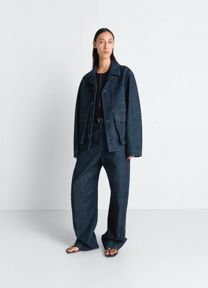 Boxy jacket in indigo denim in indigo denim, model shot, front view boxy fit, workwear style