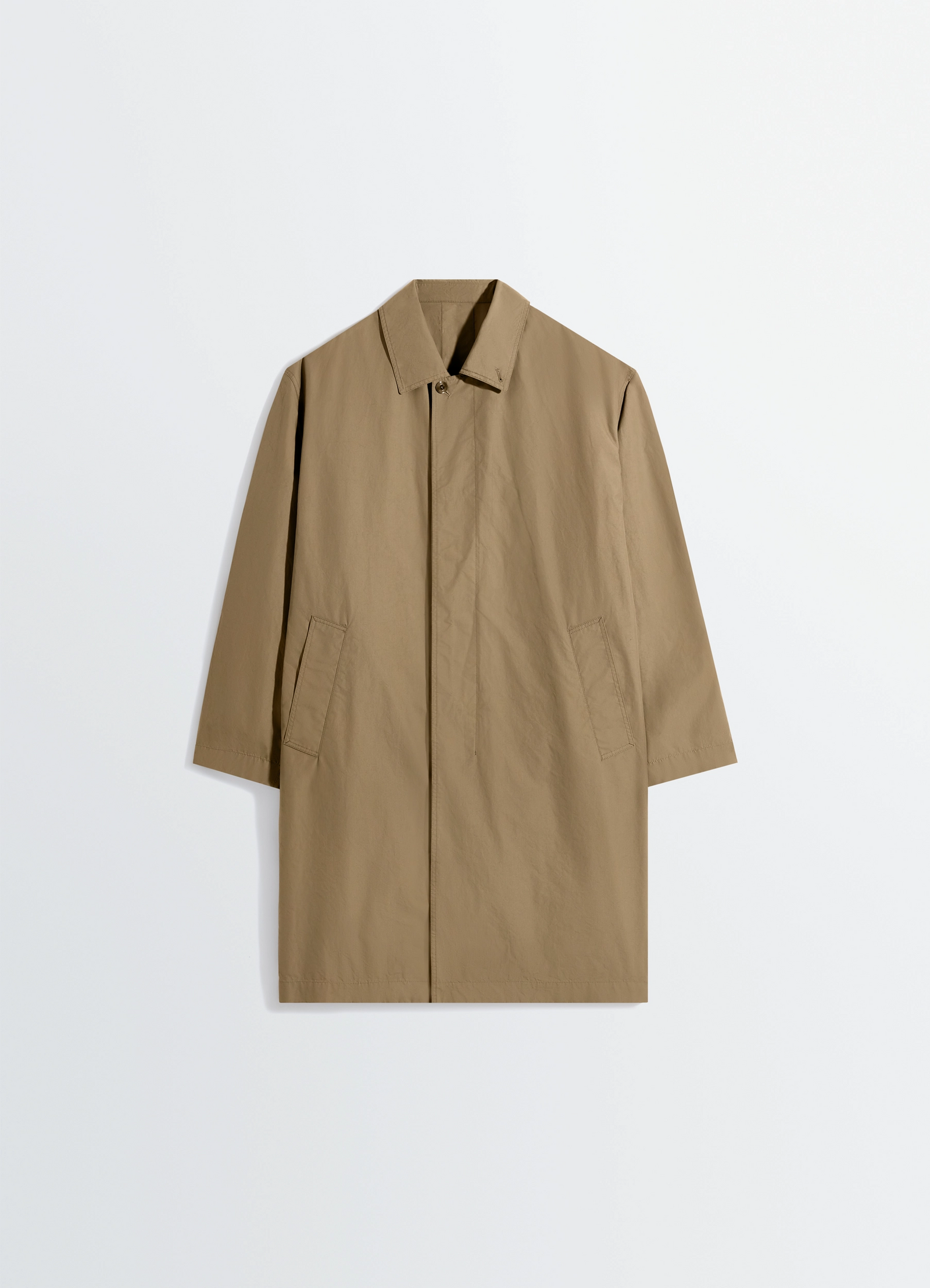 Car coat in ventile® cotton in tightly woven ventile® cotton, product shot, hanger front view single-breasted, knee length