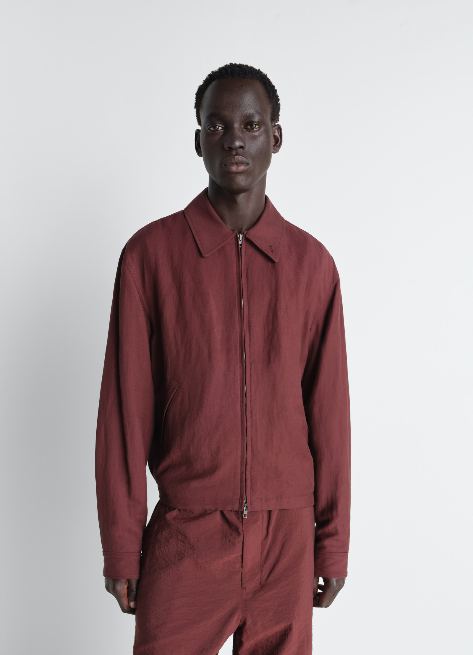 Short blouson in viscose linen gabardine, model shot, front view relaxed cut