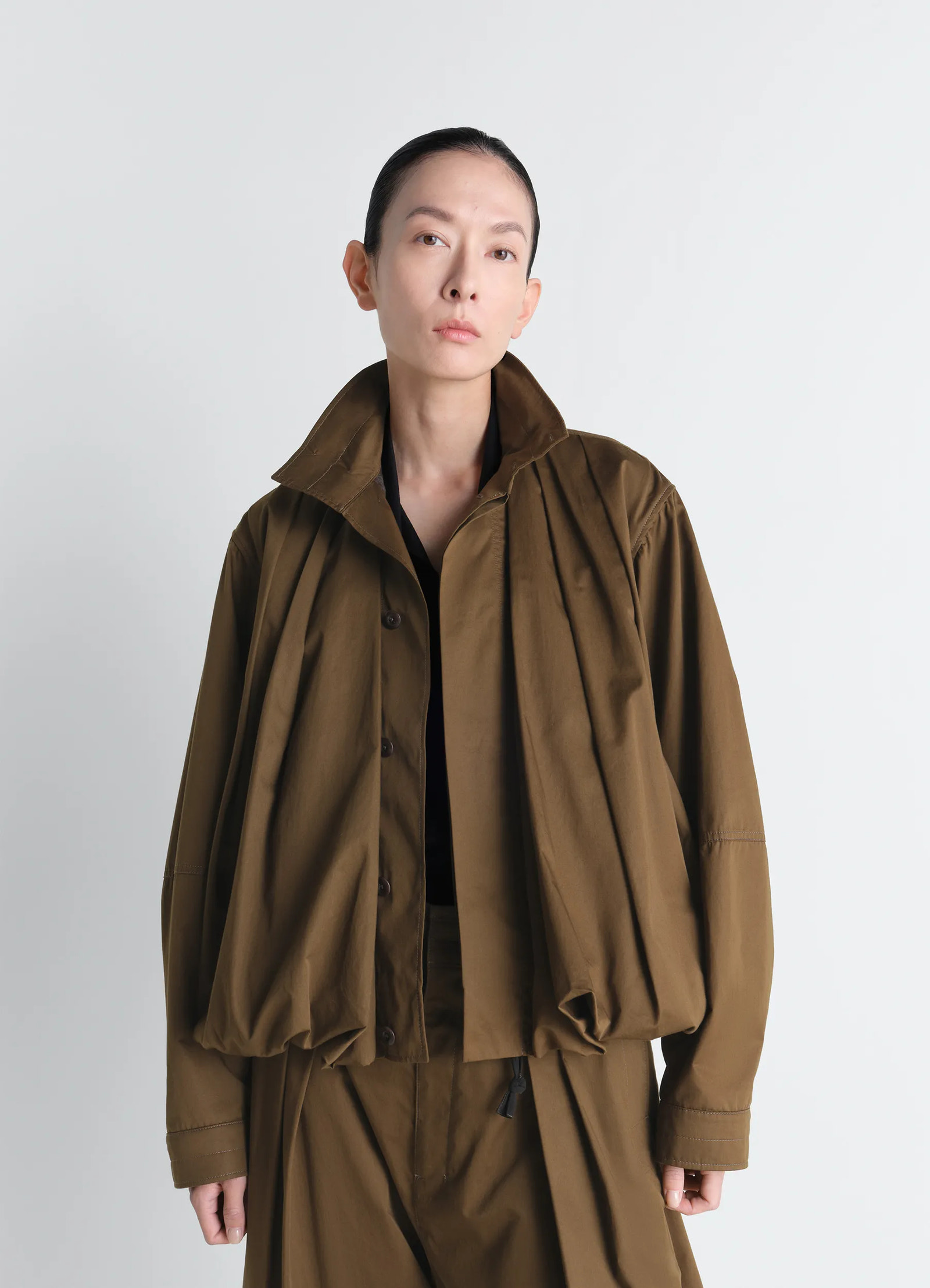 Soft pleated blouson in cotton satin, model shot, front view pleated balloon jacket