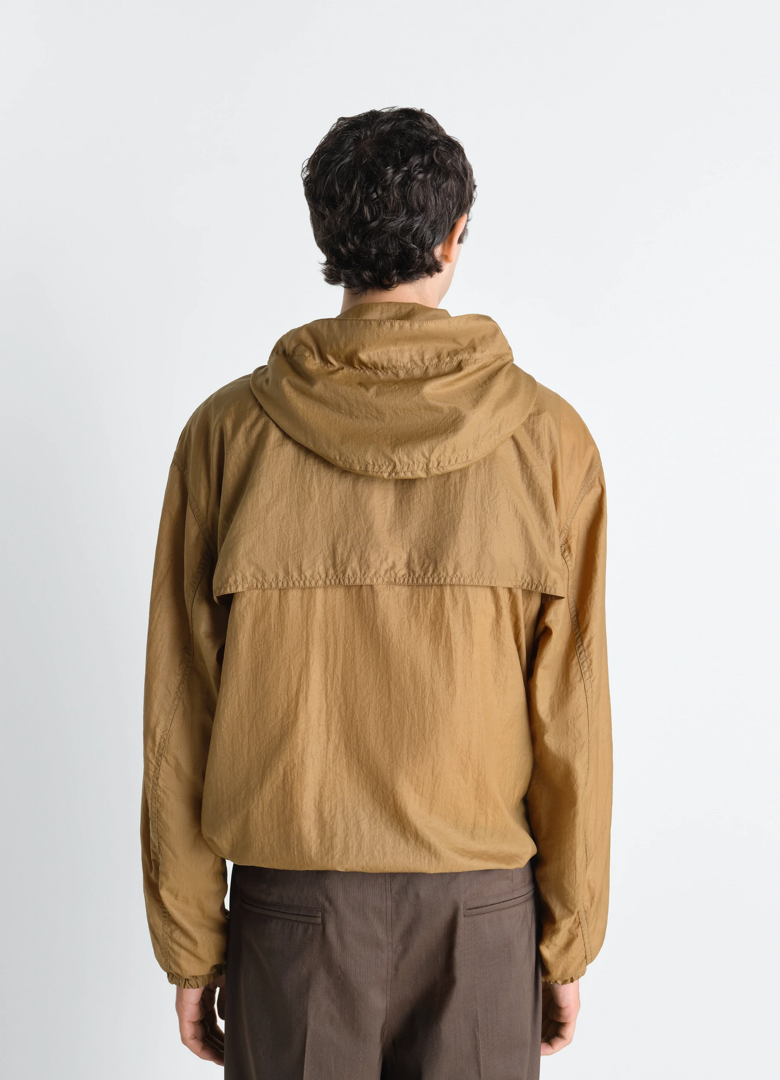 Windbreaker in light nylon in light nylon, model shot, back view vented back yoke