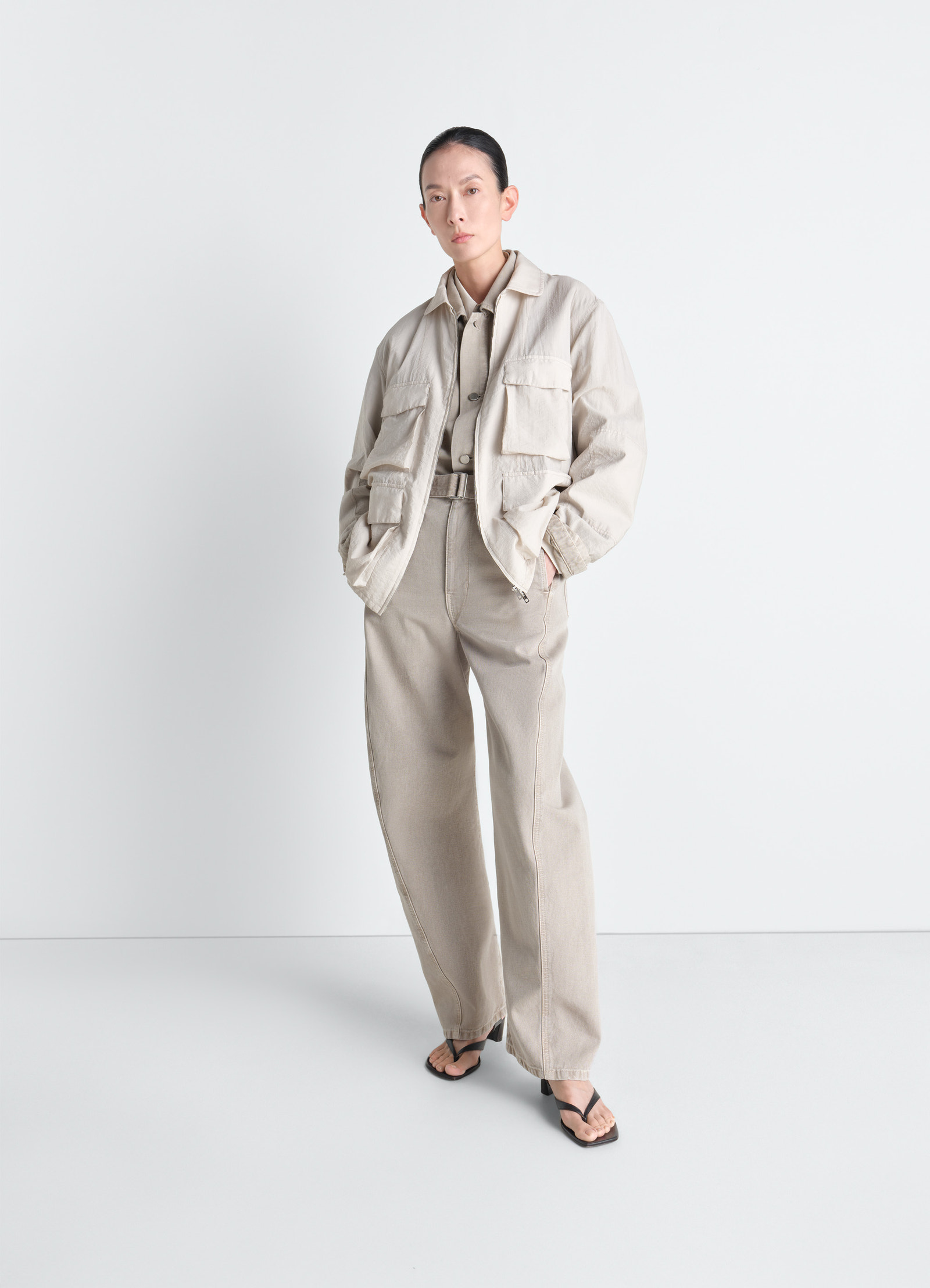 ウォッシュ加工テクニカルコットンの3dポケットジャケット