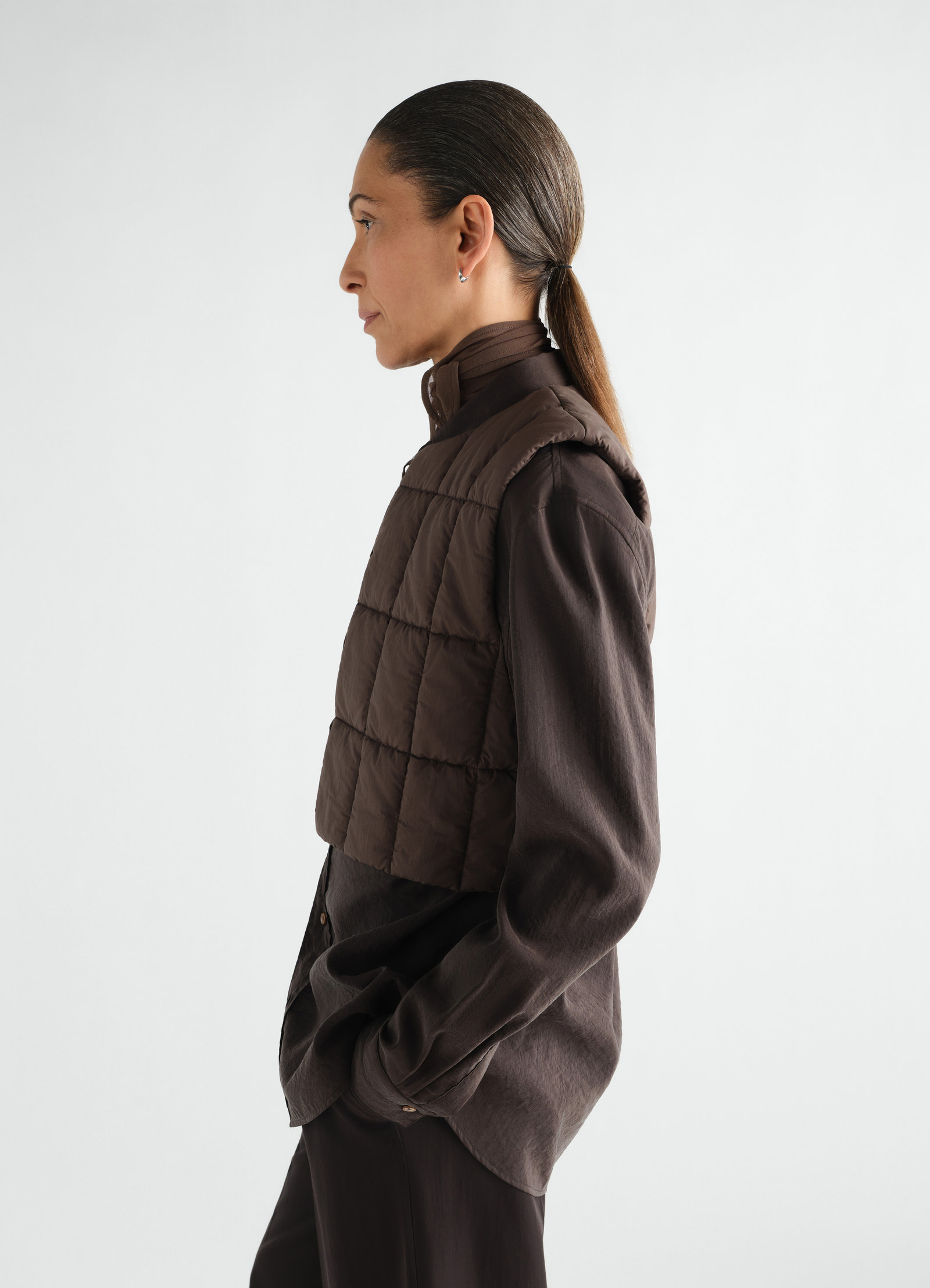 Padded vest in water-repellent cotton and nylon blend