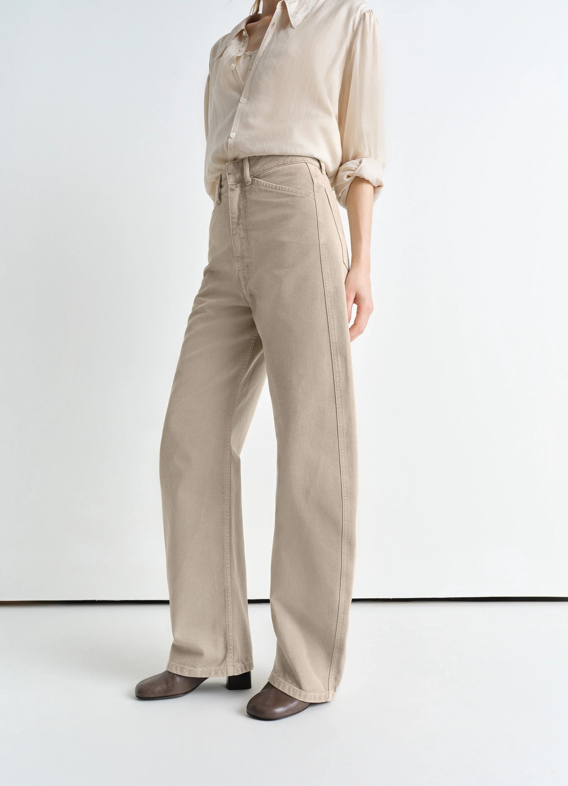Natural Beige High Waisted Curved Pants | LEMAIRE Natural Beige High Waisted Curved Pants | LEMAIRE
