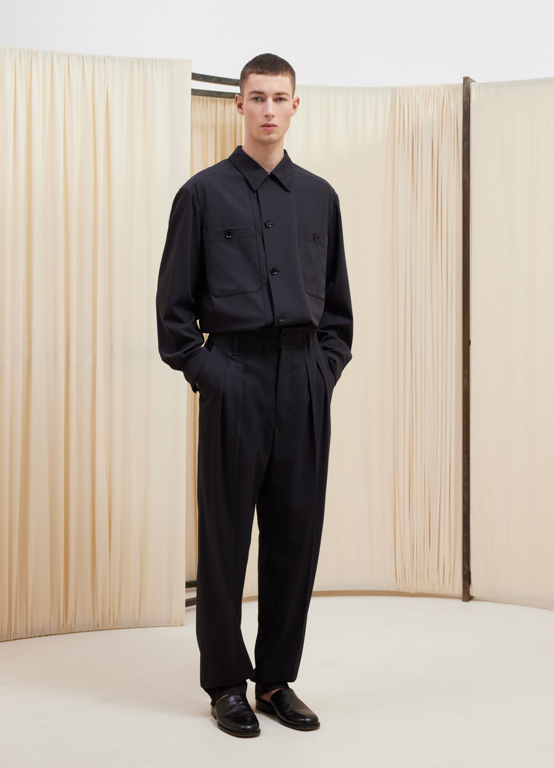 Jet Black Tailored Pleated Pants in Light Wool | LEMAIRE