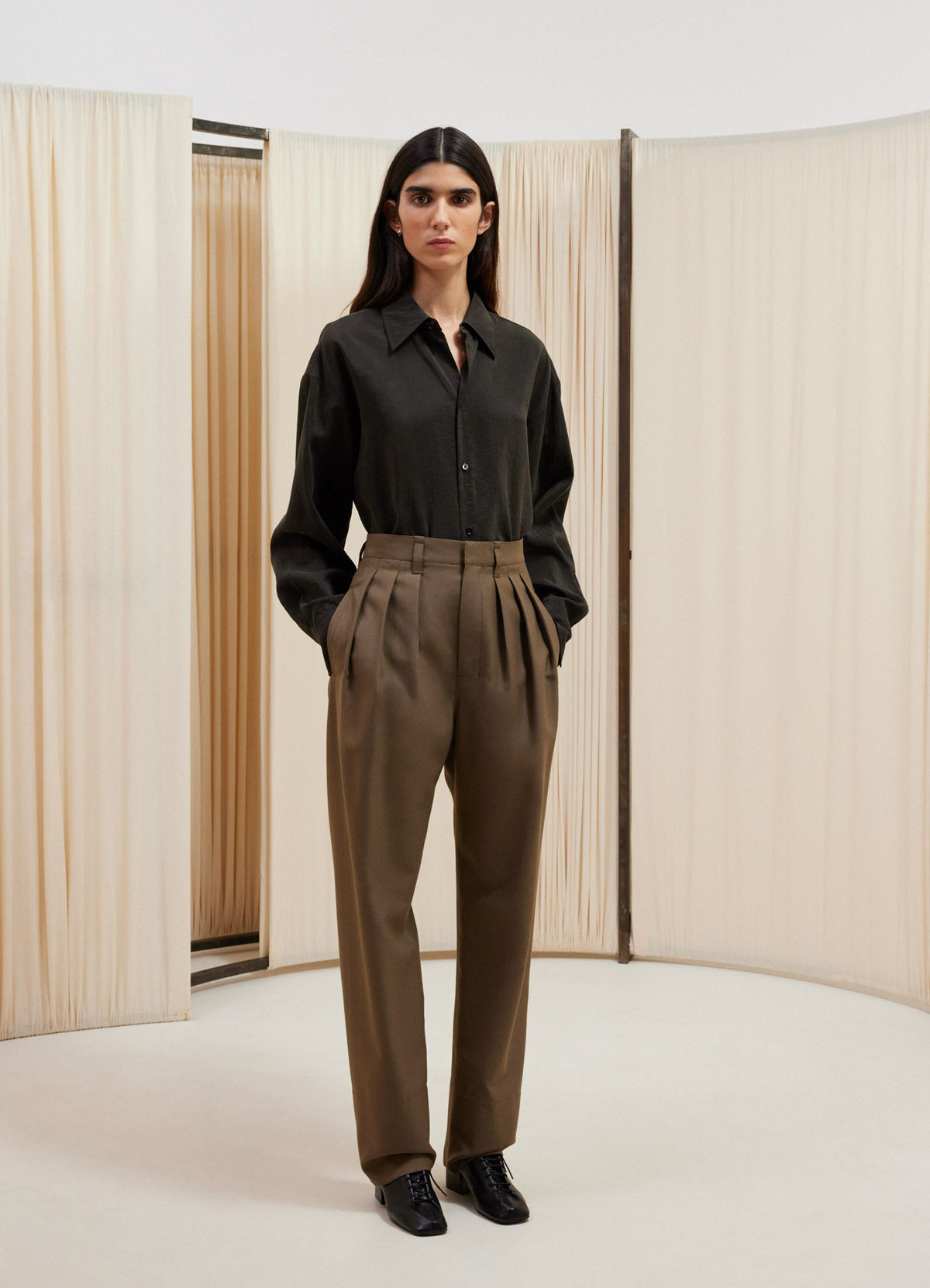 Lemaire Pleated Tailored Pants in Mélange Twill Poly-Wool, model shot, Front view Fitted cut with pleats