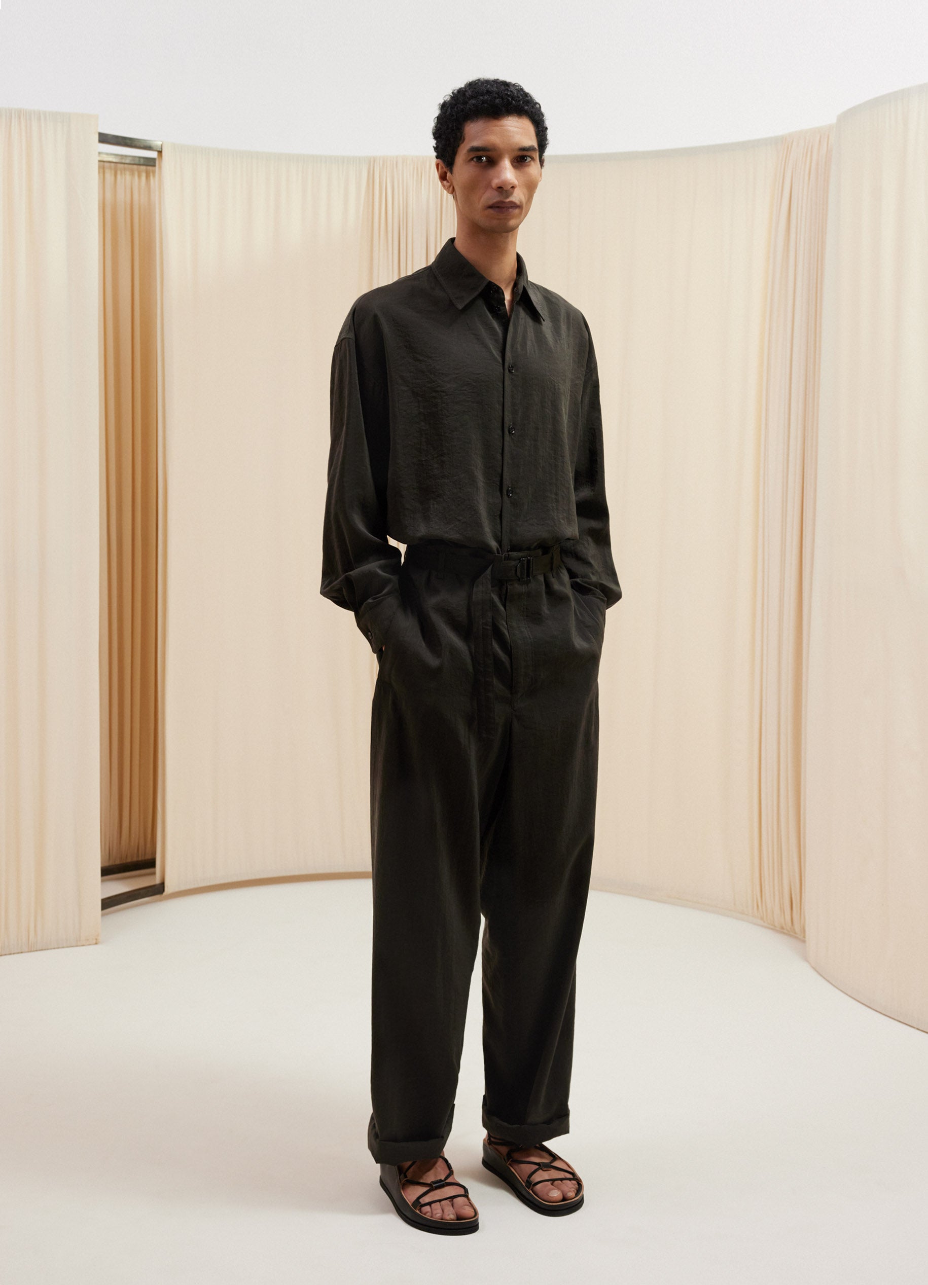 Seamless Belted Pants in Dark Espresso | LEMAIRE