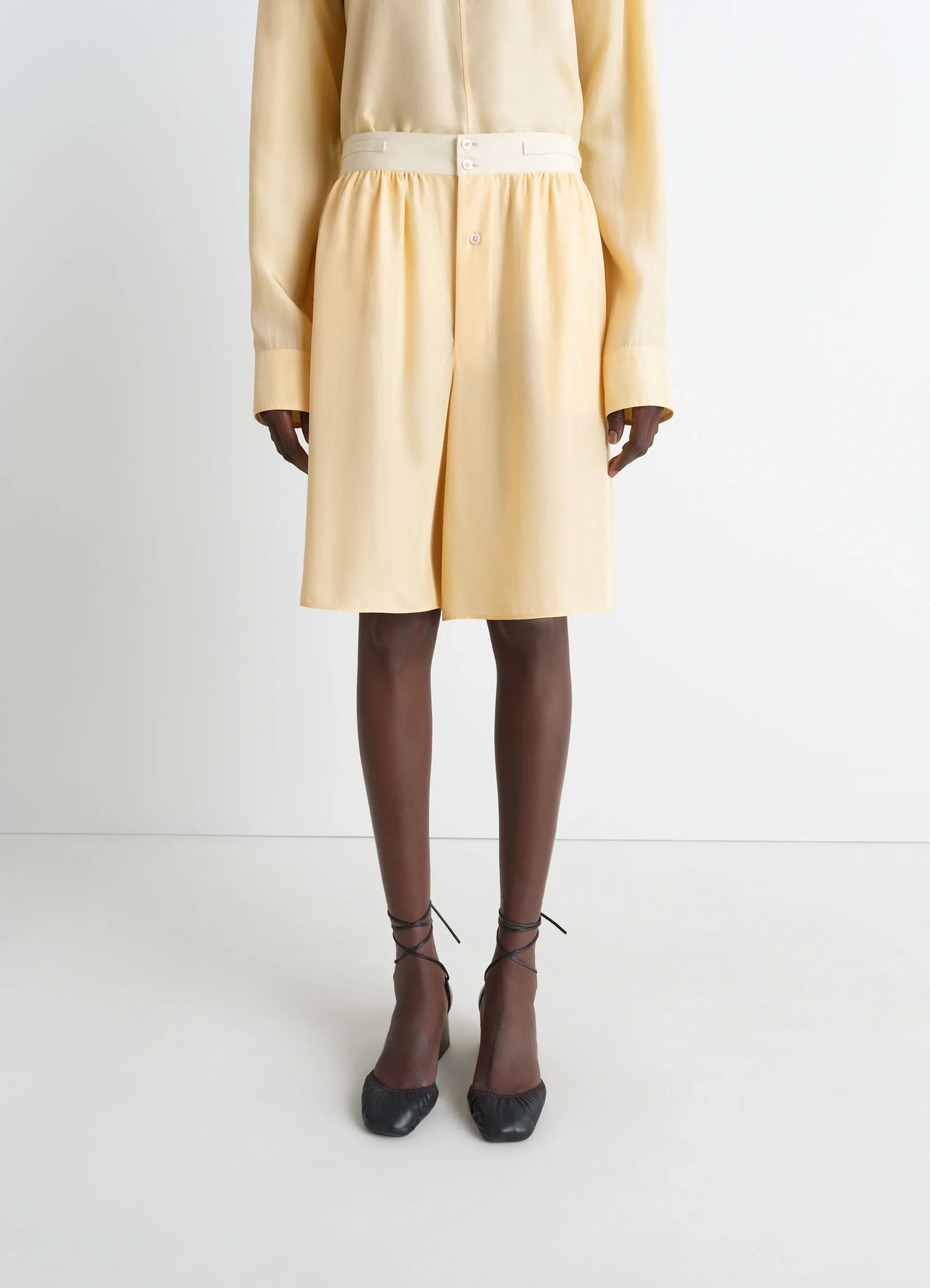 Lemaire soft shorts in silk pongee, model shot, centered front view gathered waist