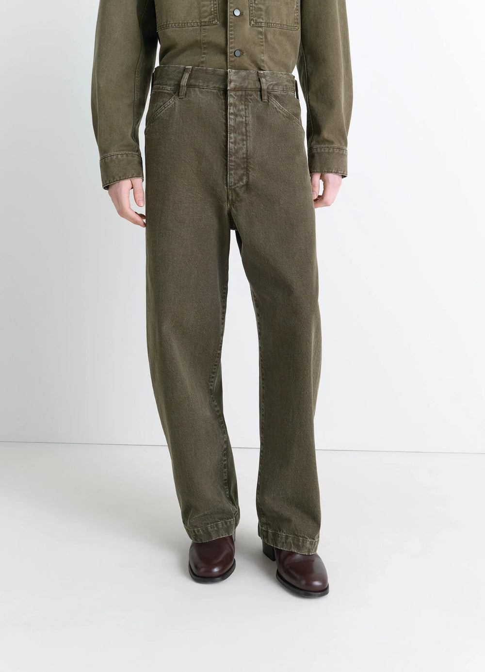 Lemaire Maxi Workwear Pants in Heather Garment Dyed Snow, model shot, side view high waist