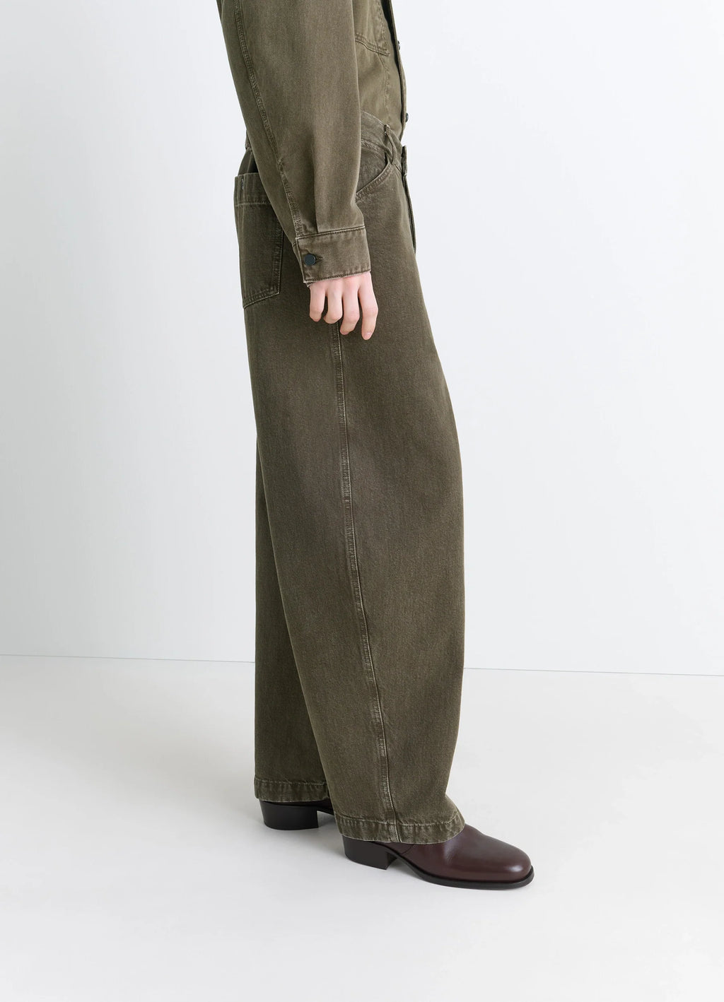 Lemaire Maxi Workwear Pants in Heather Garment Dyed Snow, model shot, back side view relaxed fit