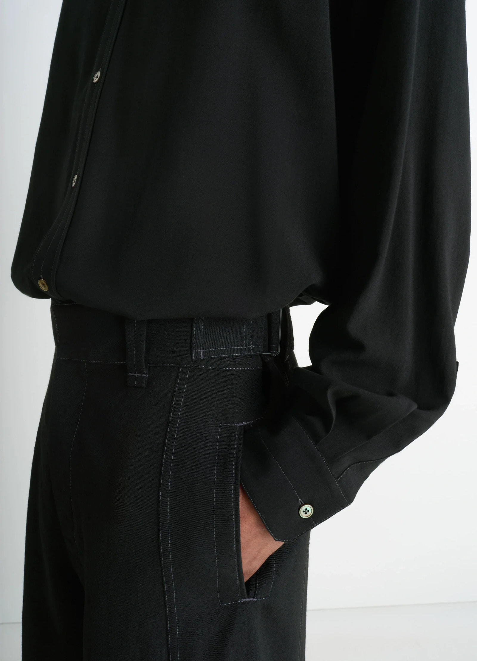 Maxi utility pants in soft wool twill, model shot, close-up side view pocket with top stitching