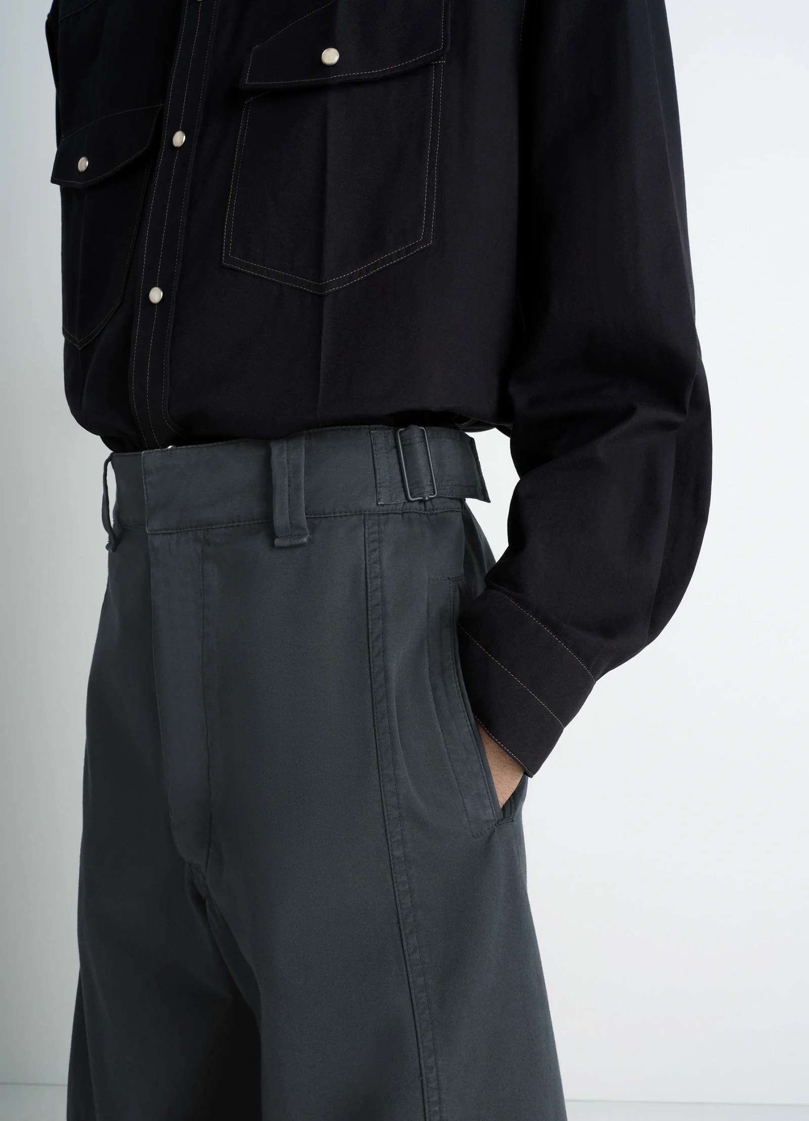 Maxi utility pants in garment dyed compact cotton twill, model shot, close-up waist high waist with pockets