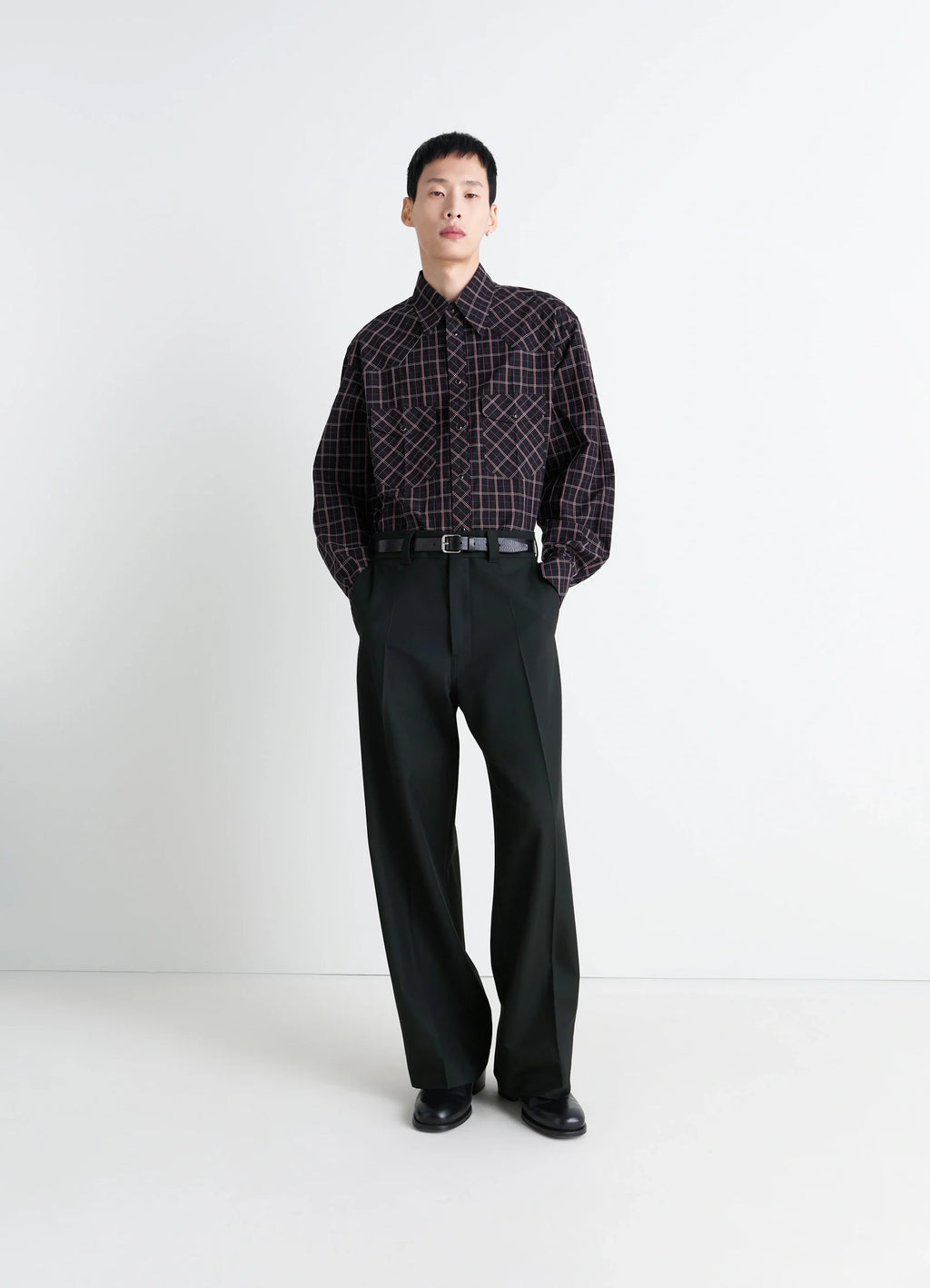 Straight Tailored Pants in Wool-blend fabric, model shot, Front view Pleated, tailored fit