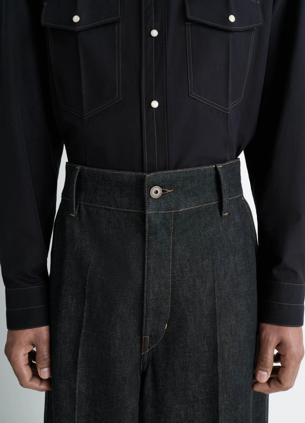 Lemaire Maxi Barrel Workwear Pants in Thick Yarn-Dyed Slate Denim, model shot, waist detail view high waist with belt loops