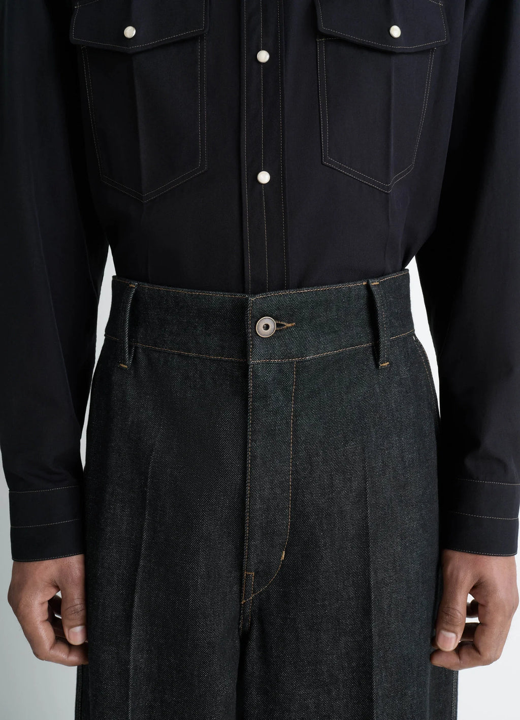 Lemaire Maxi Barrel Workwear Pants in Thick Yarn-Dyed Slate Denim, model shot, waist detail view high waist with belt loops