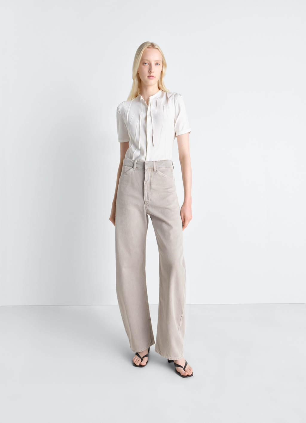 High waisted curved pants in broken twill