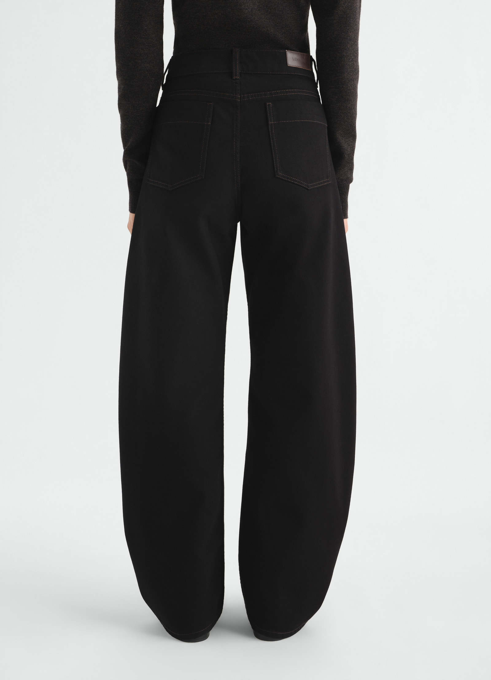 High waisted curved pants in denim